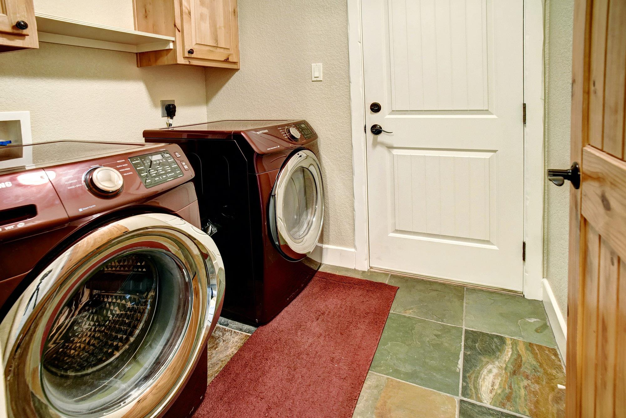 169 Palo Duro Dr, Cedar Creek, TX 78612