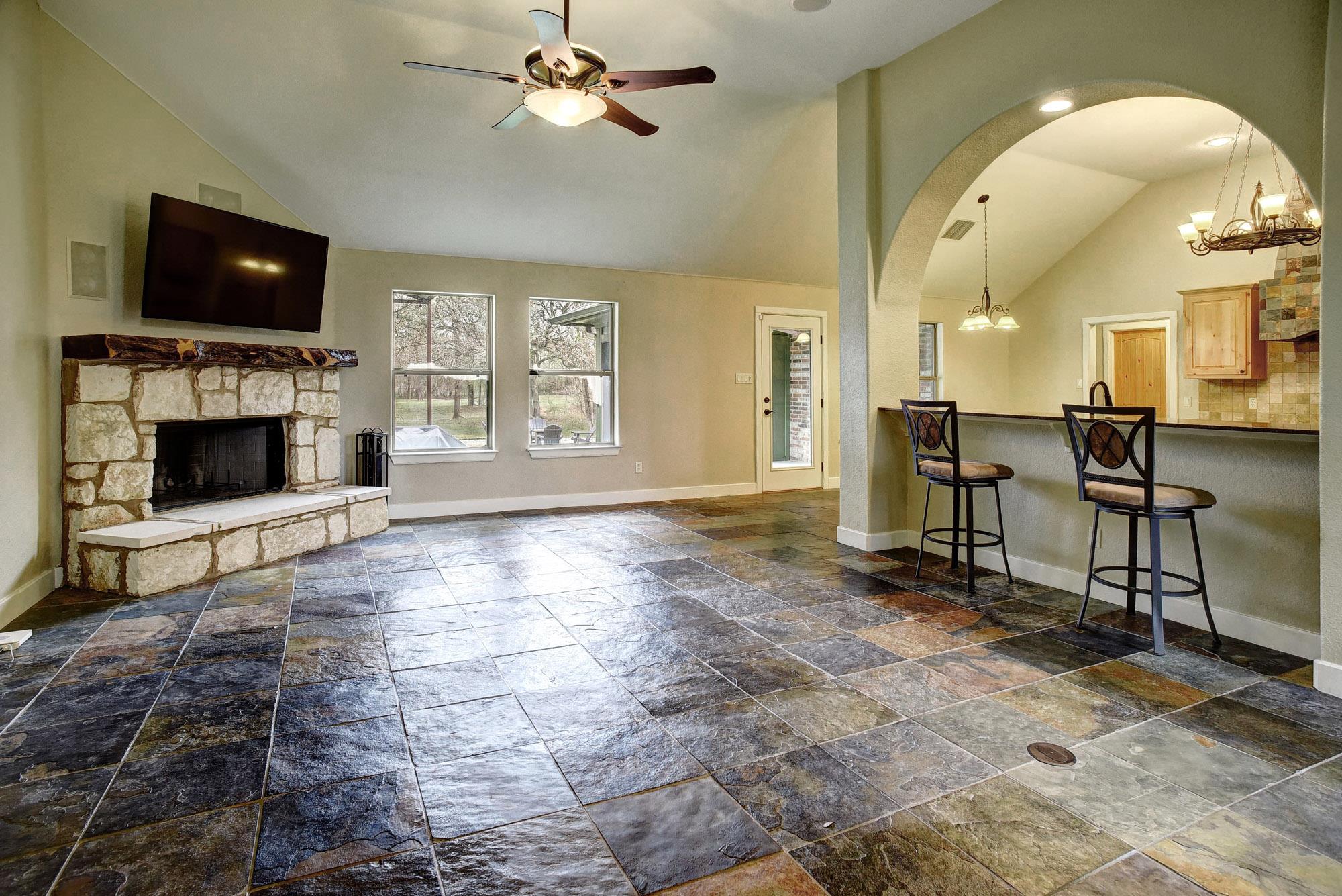 169 Palo Duro Dr, Cedar Creek, TX 78612