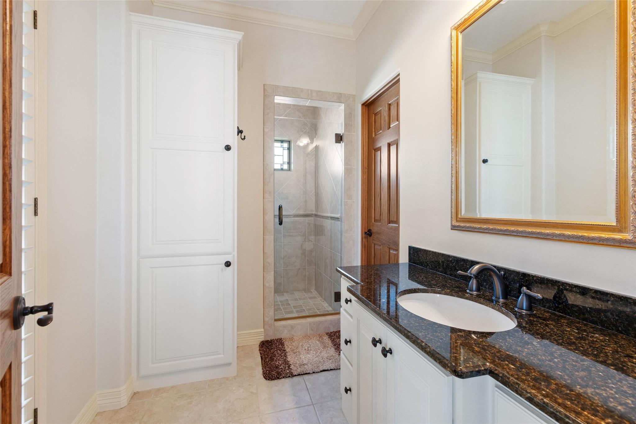 5 Water Front Ave, Lakeway, TX 78734