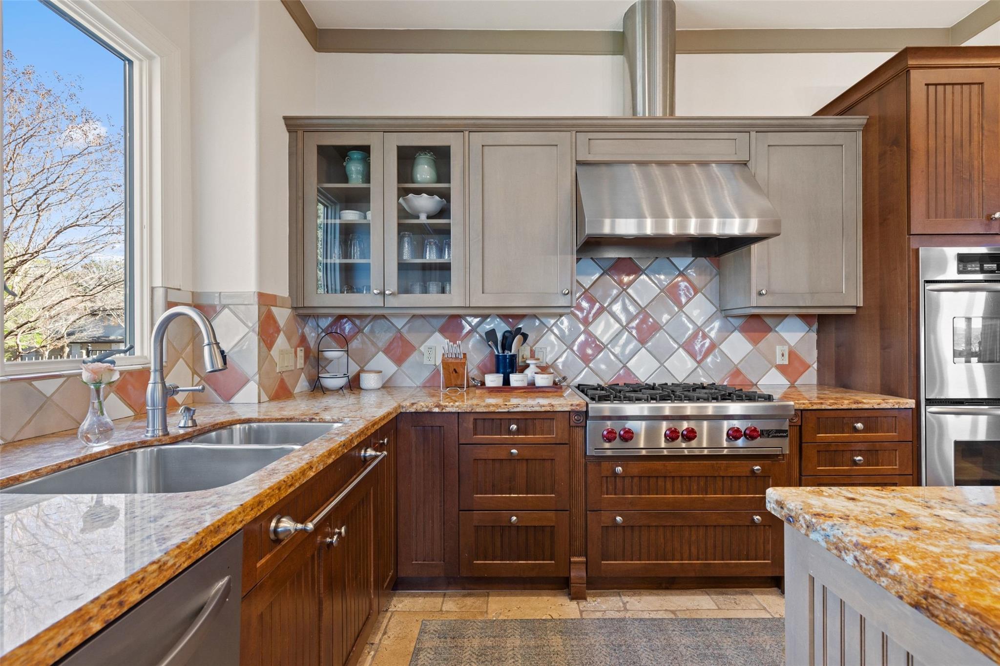 5 Water Front Ave, Lakeway, TX 78734