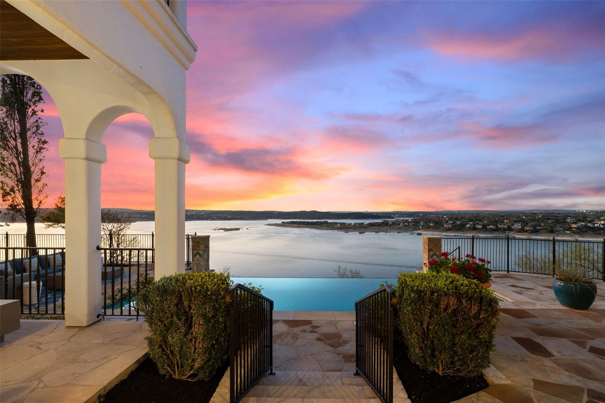 5 Water Front Ave, Lakeway, TX 78734