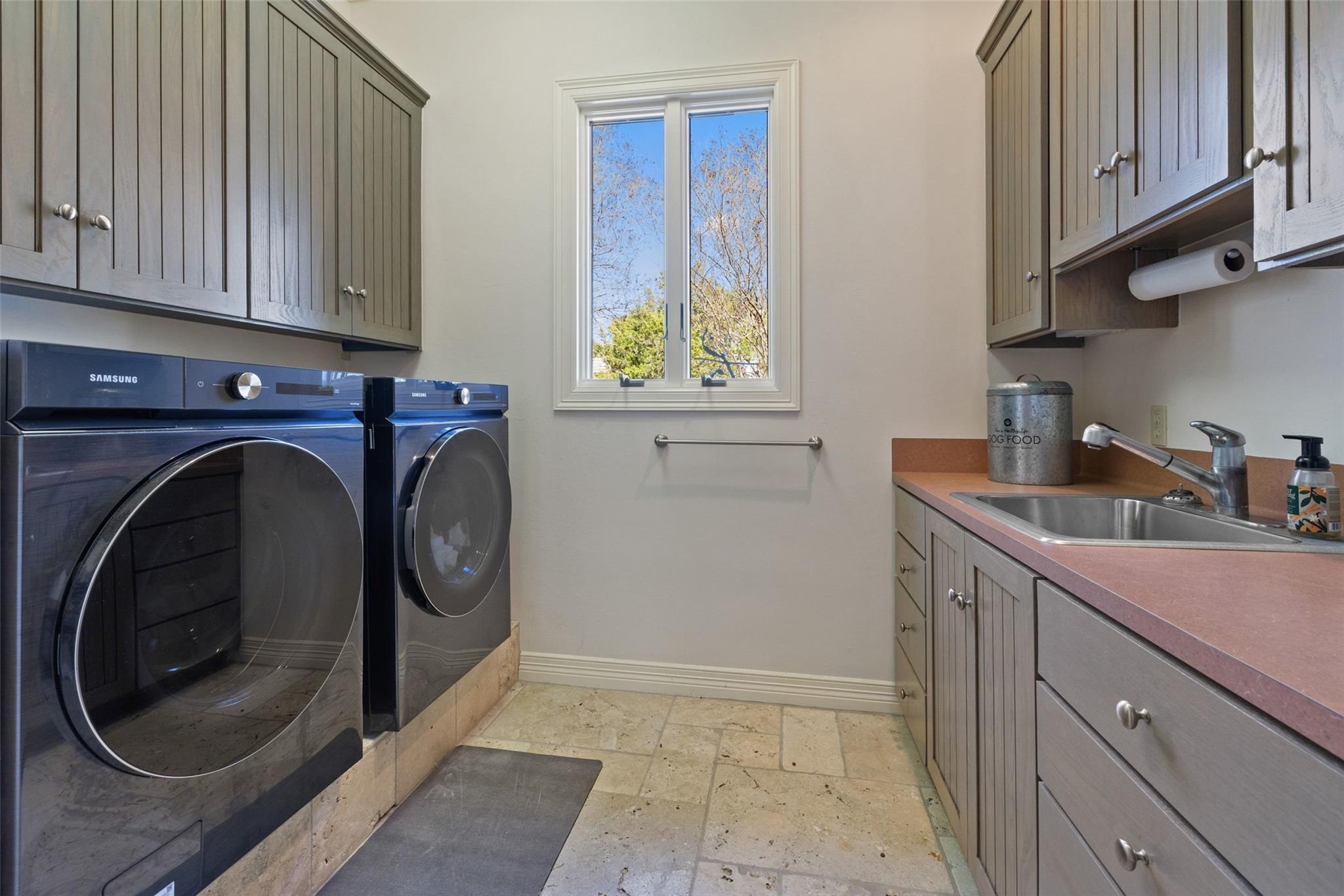 5 Water Front Ave, Lakeway, TX 78734