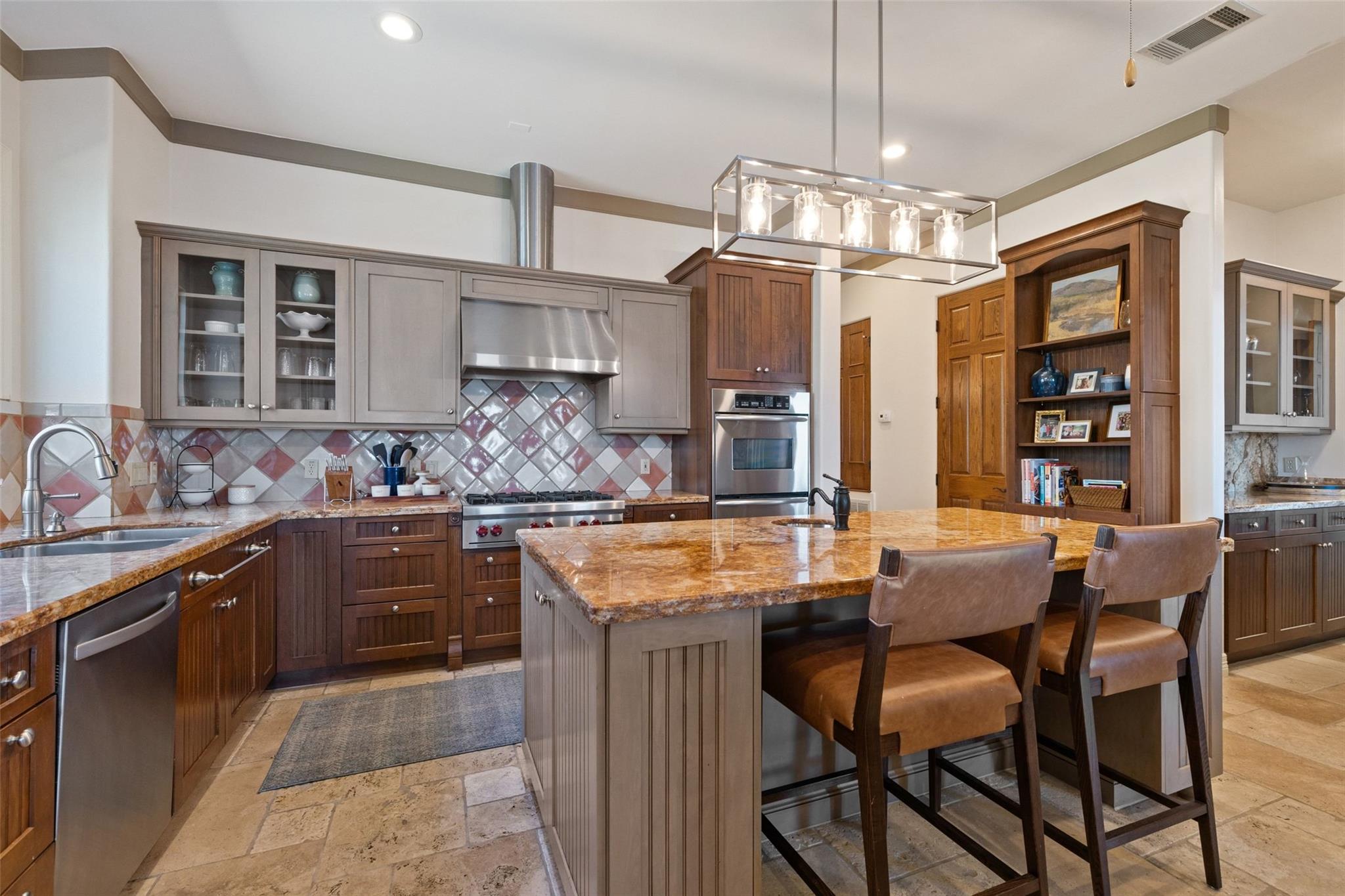 5 Water Front Ave, Lakeway, TX 78734