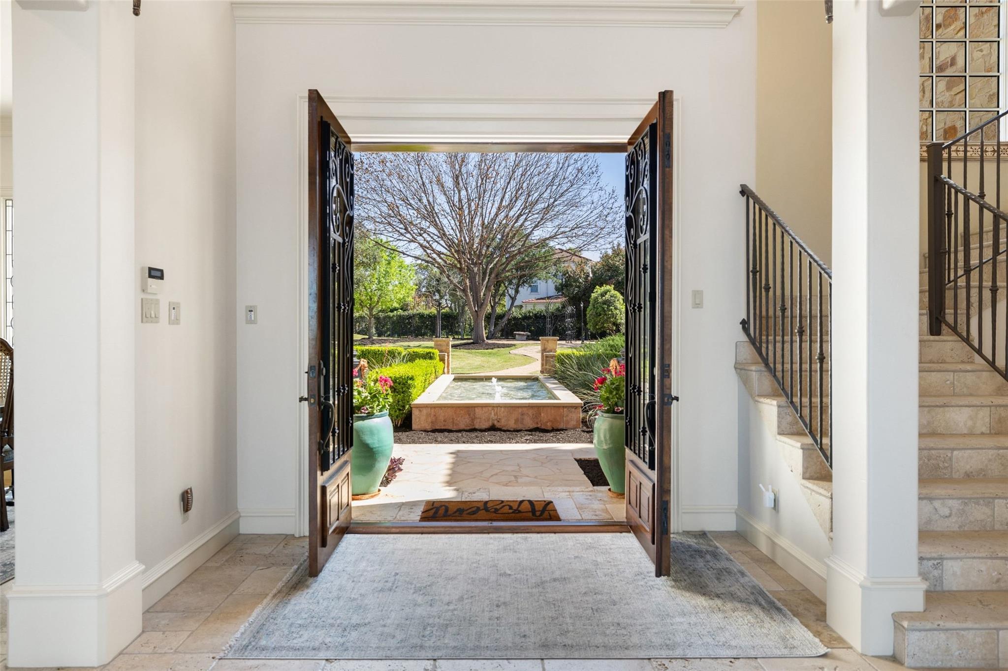 5 Water Front Ave, Lakeway, TX 78734