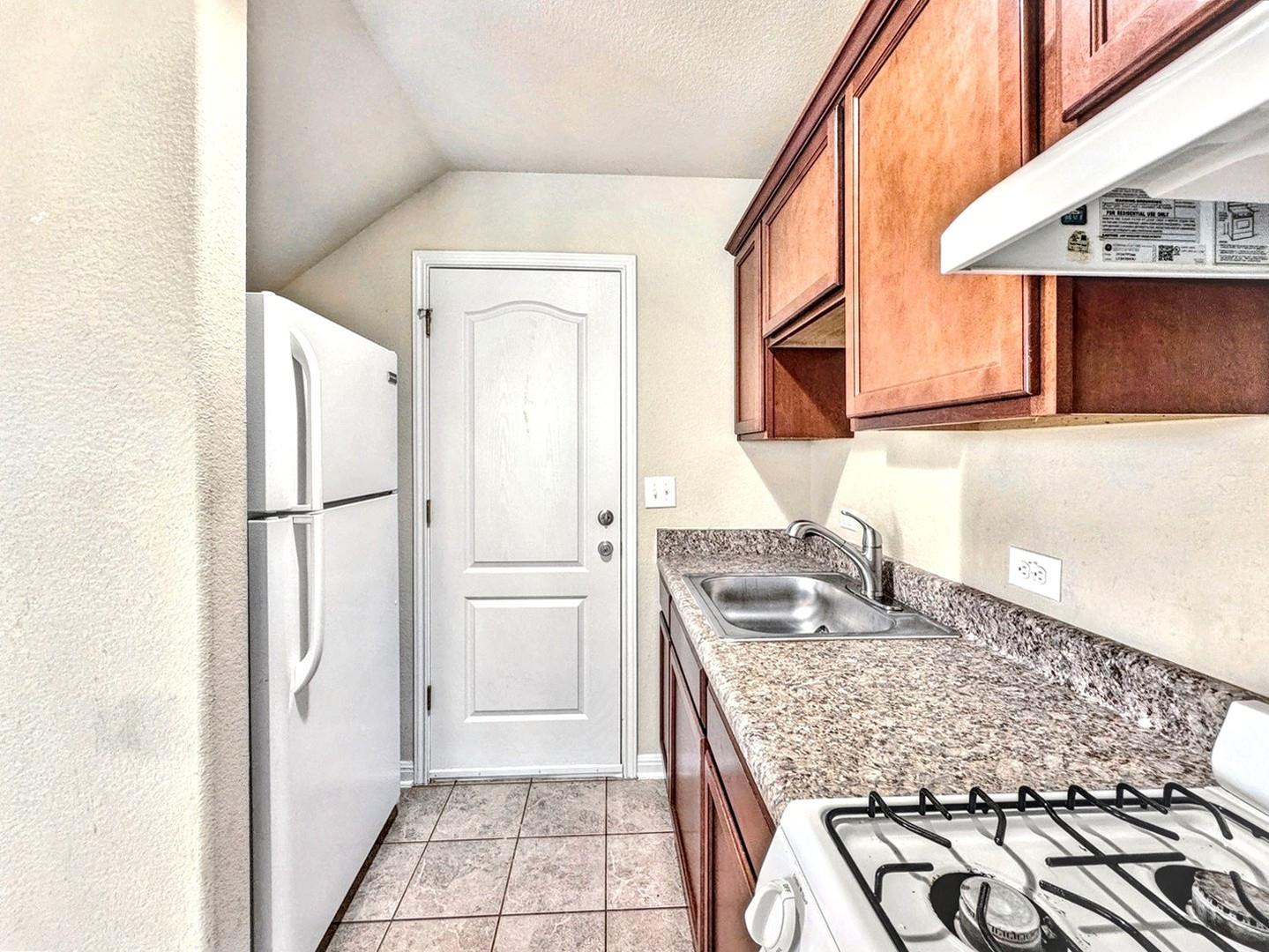 338 trestle tree # C, San Marcos, TX 78666