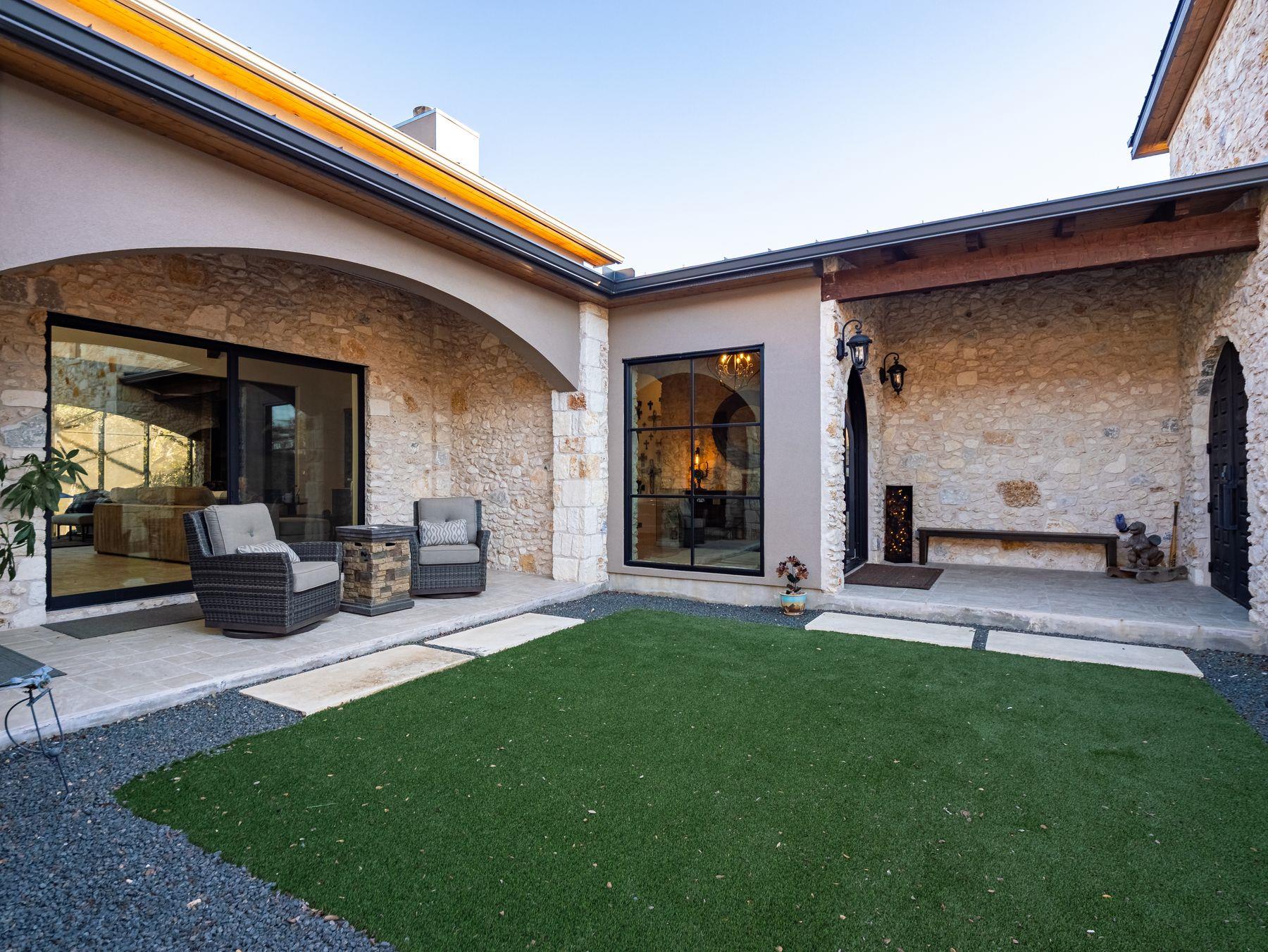 435 Gardenia Dr, Wimberley, TX 78676