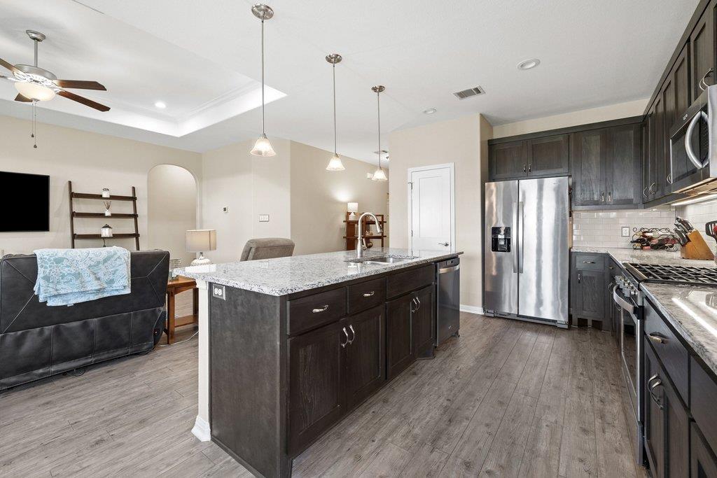 1720 Prather St, Taylor, TX 76574