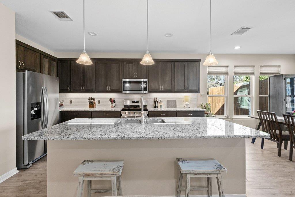 1720 Prather St, Taylor, TX 76574