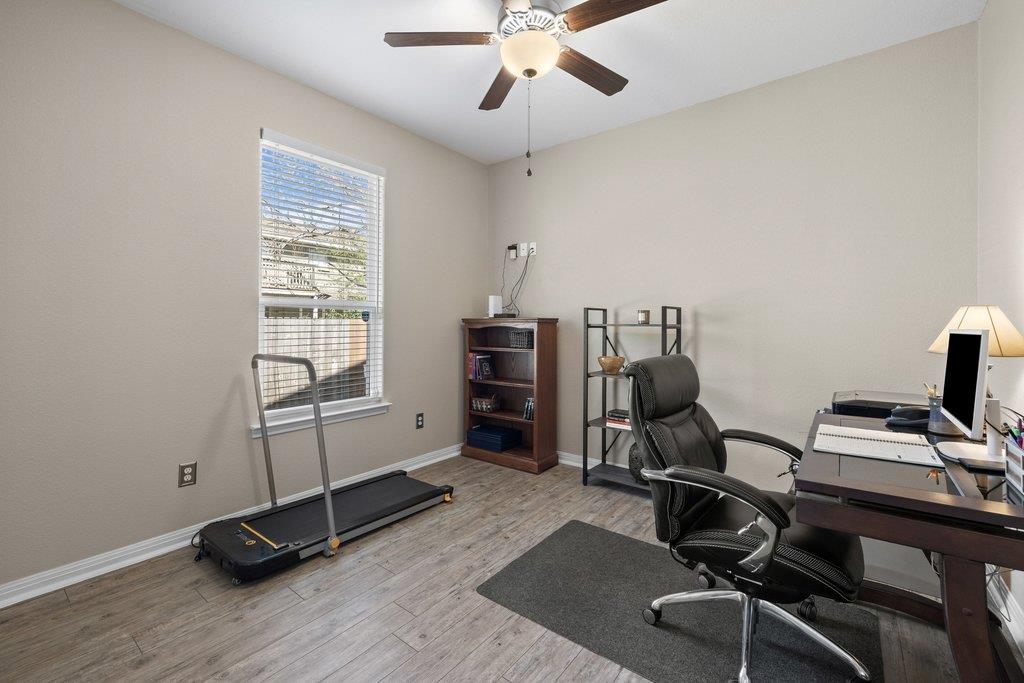 1720 Prather St, Taylor, TX 76574