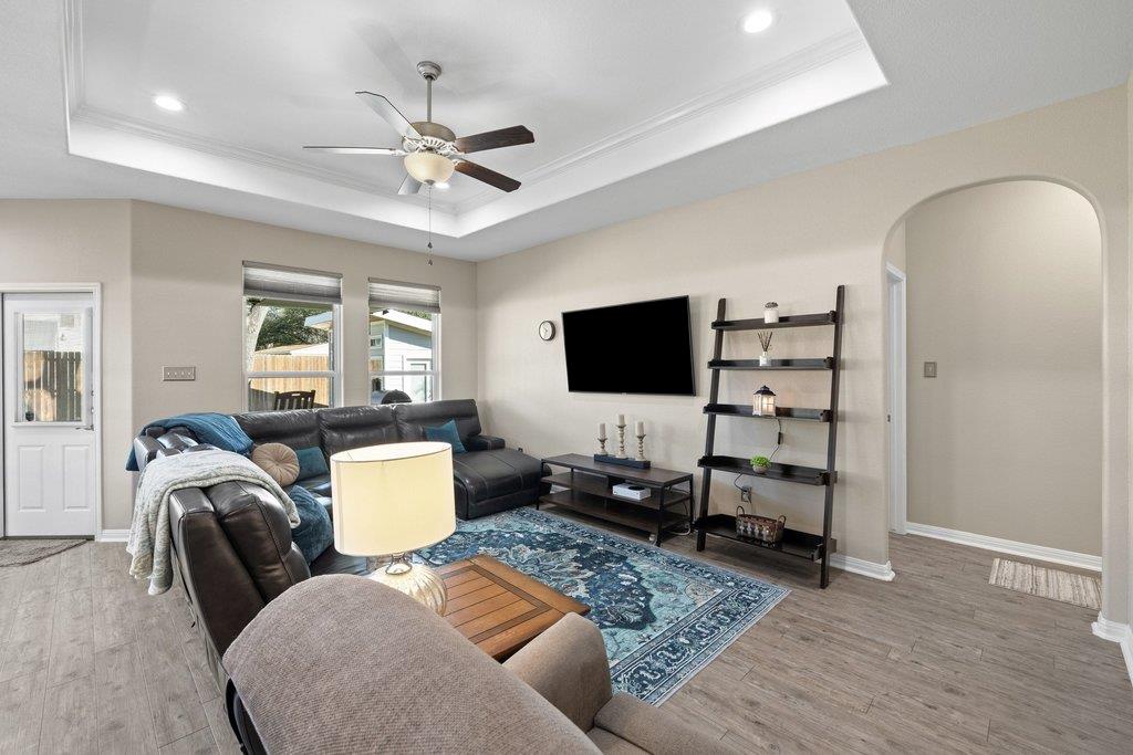 1720 Prather St, Taylor, TX 76574