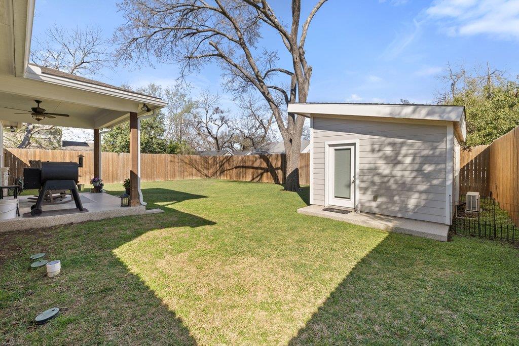 1720 Prather St, Taylor, TX 76574