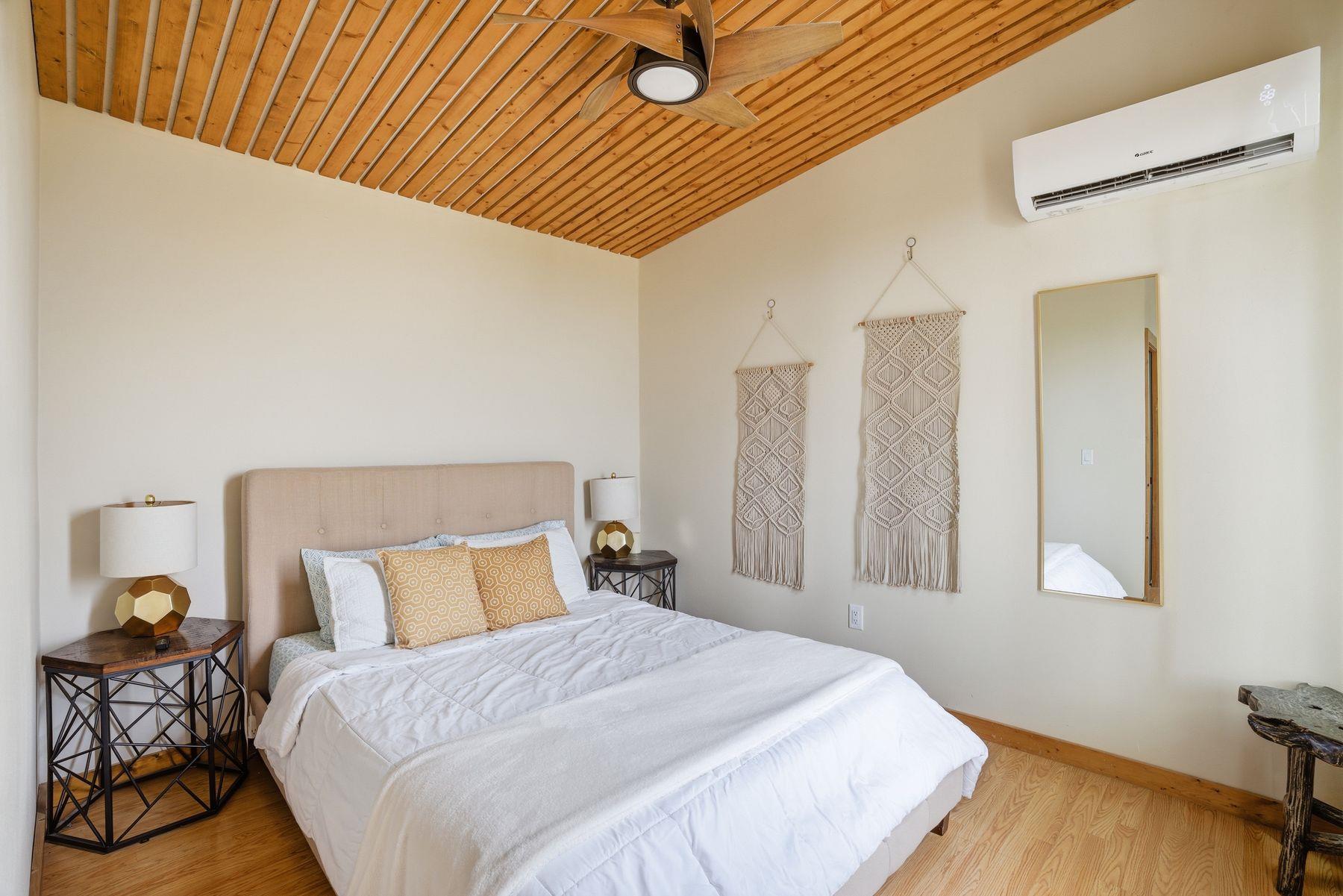 530 Pioneer Trl, Dripping Springs, TX 78620