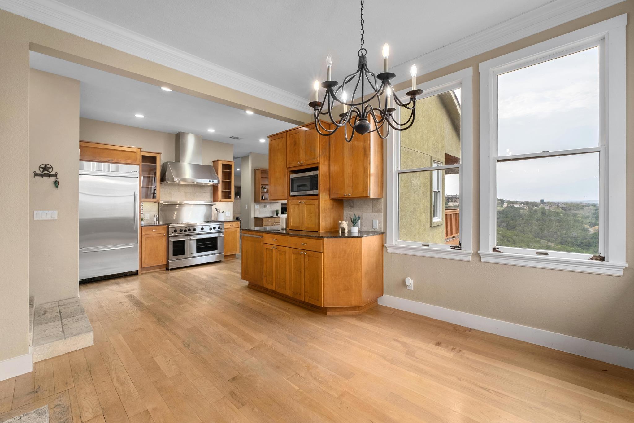 104 S Weston Ln, Austin, TX 78733