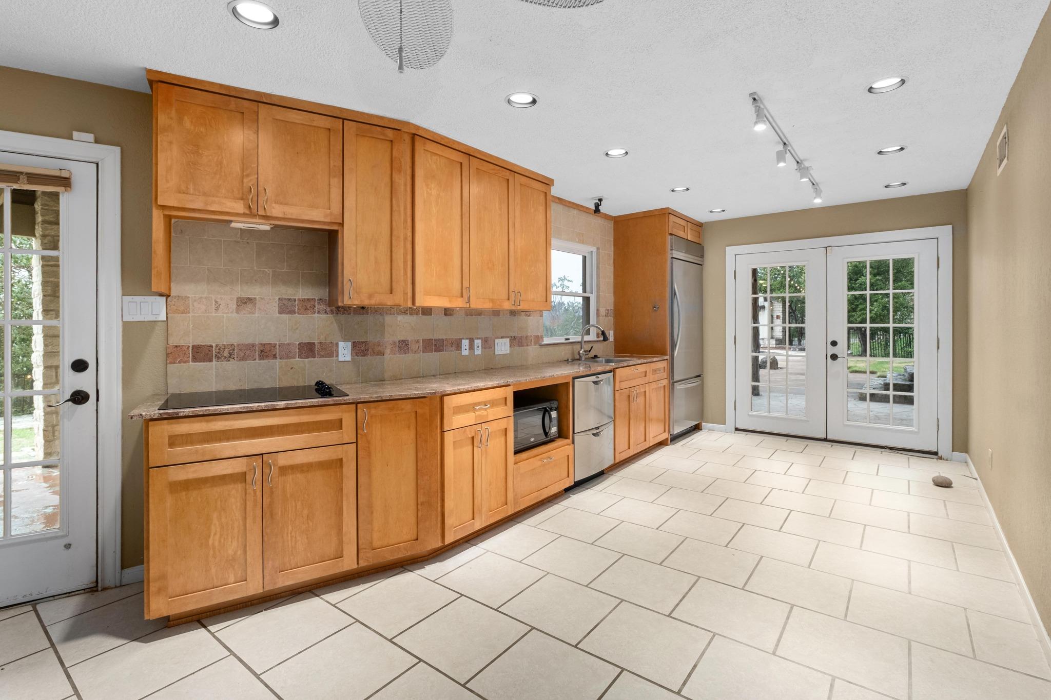 104 S Weston Ln, Austin, TX 78733