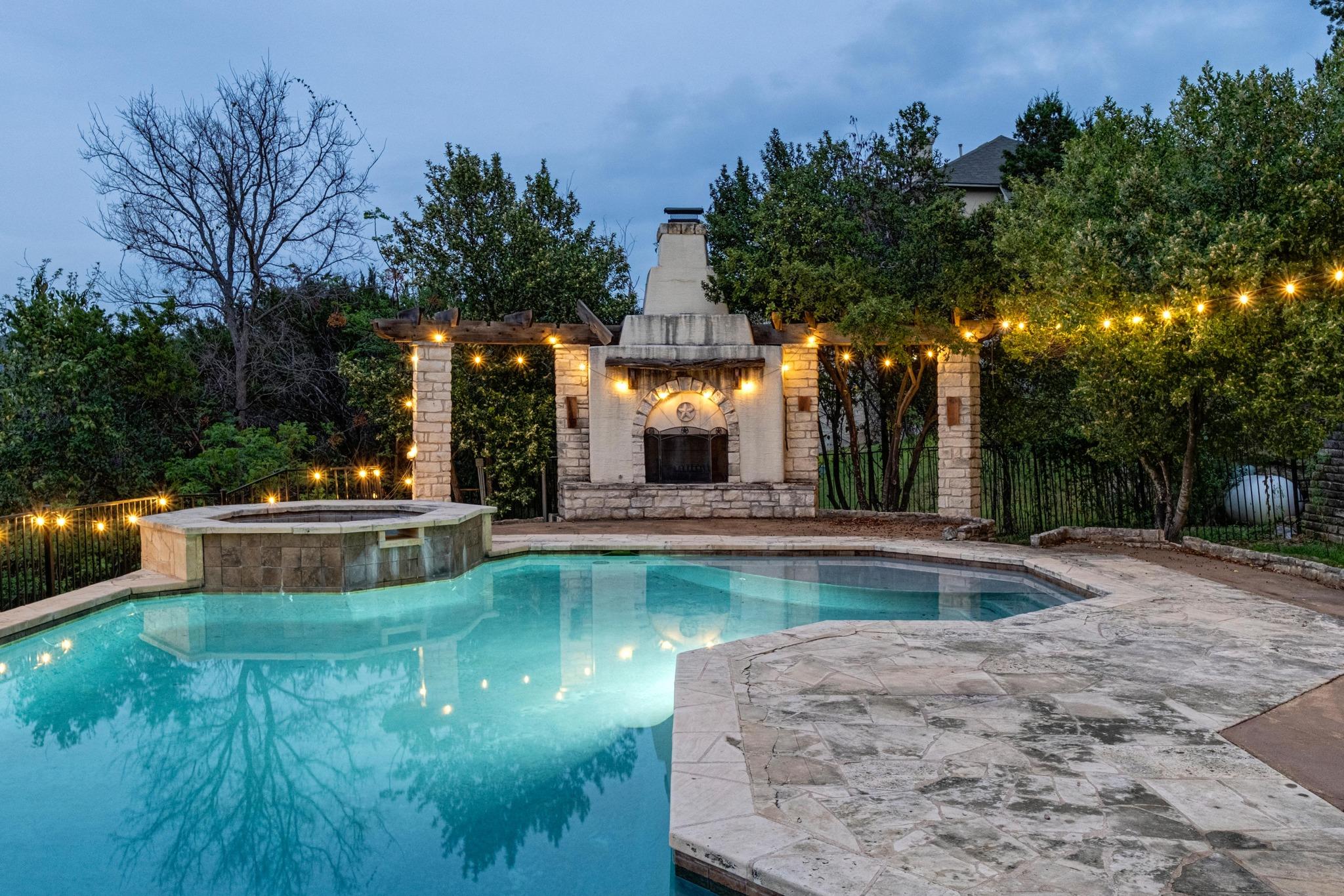 104 S Weston Ln, Austin, TX 78733