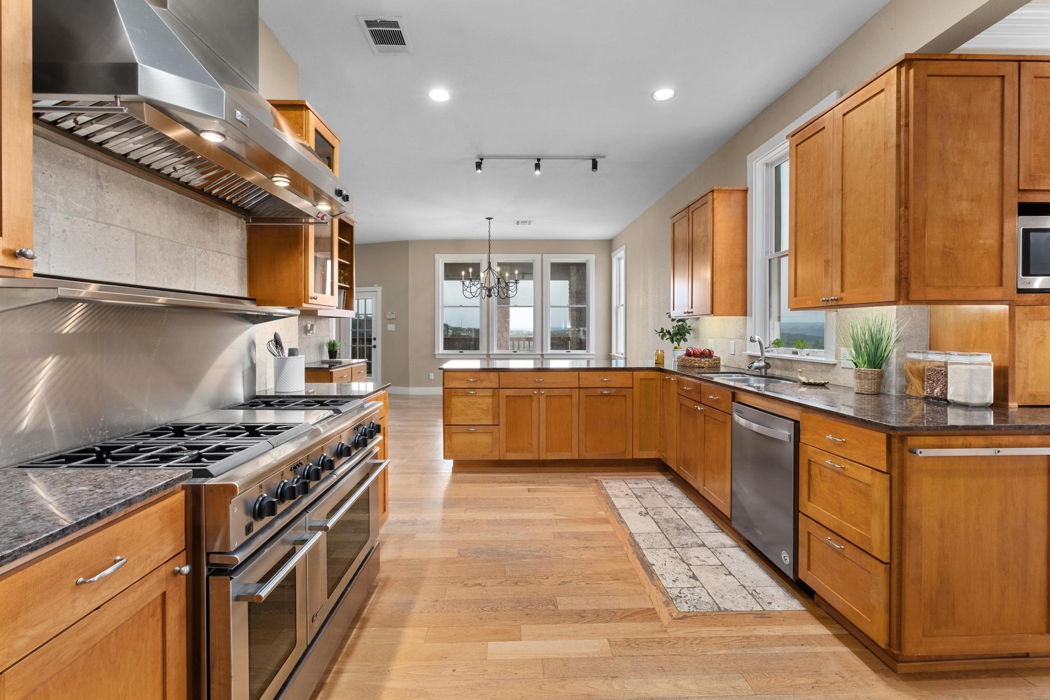 104 S Weston Ln, Austin, TX 78733