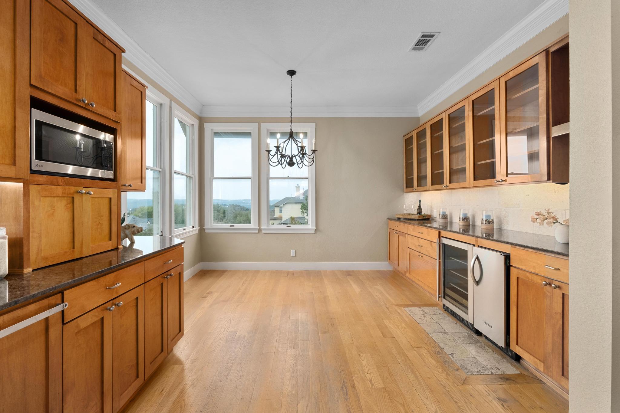 104 S Weston Ln, Austin, TX 78733