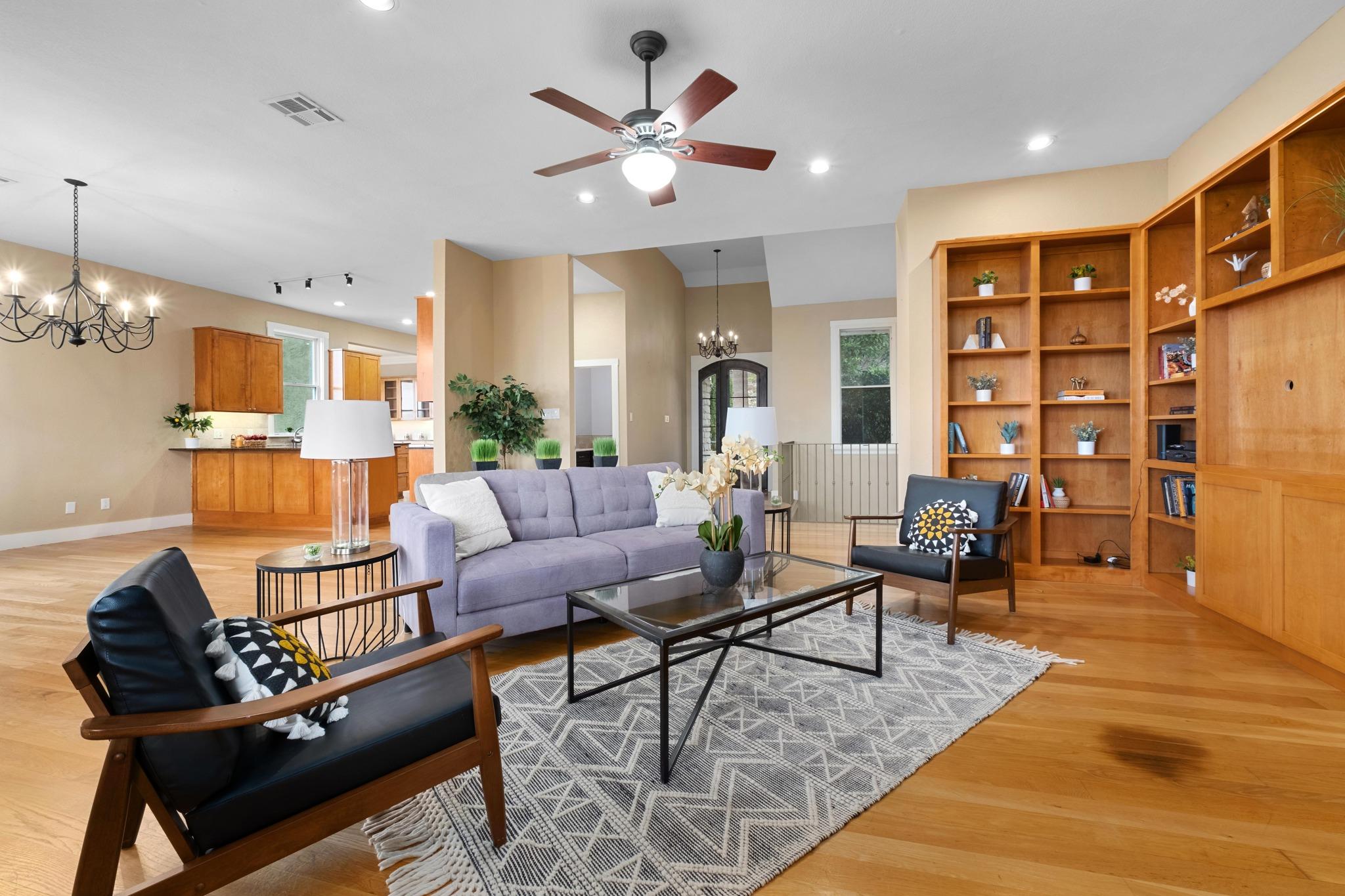 104 S Weston Ln, Austin, TX 78733