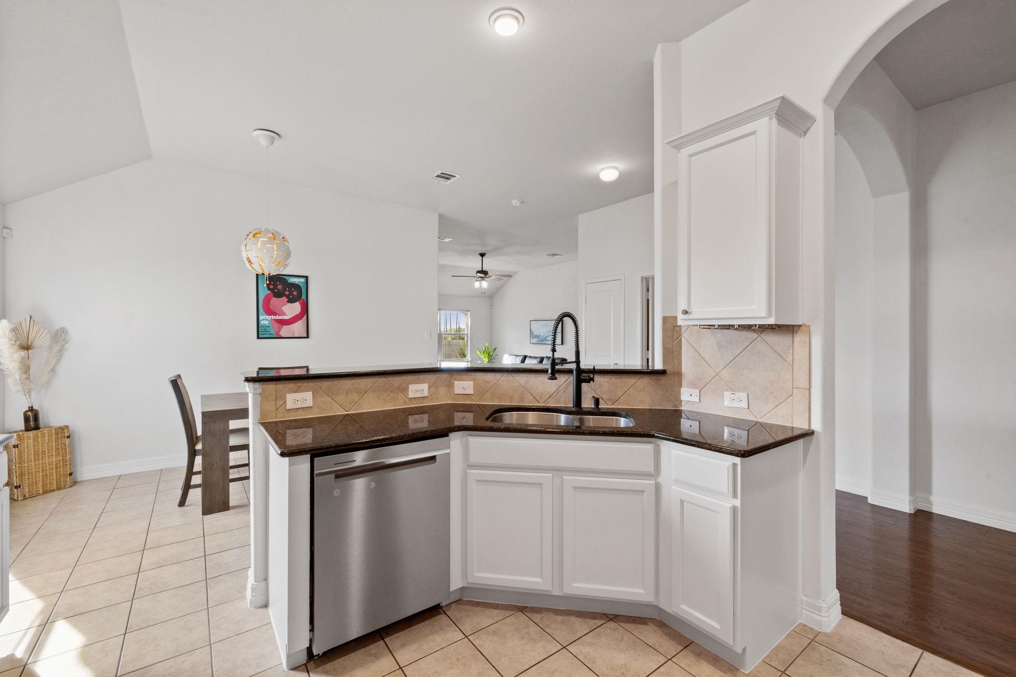 482 Travertine Trl, Buda, TX 78610