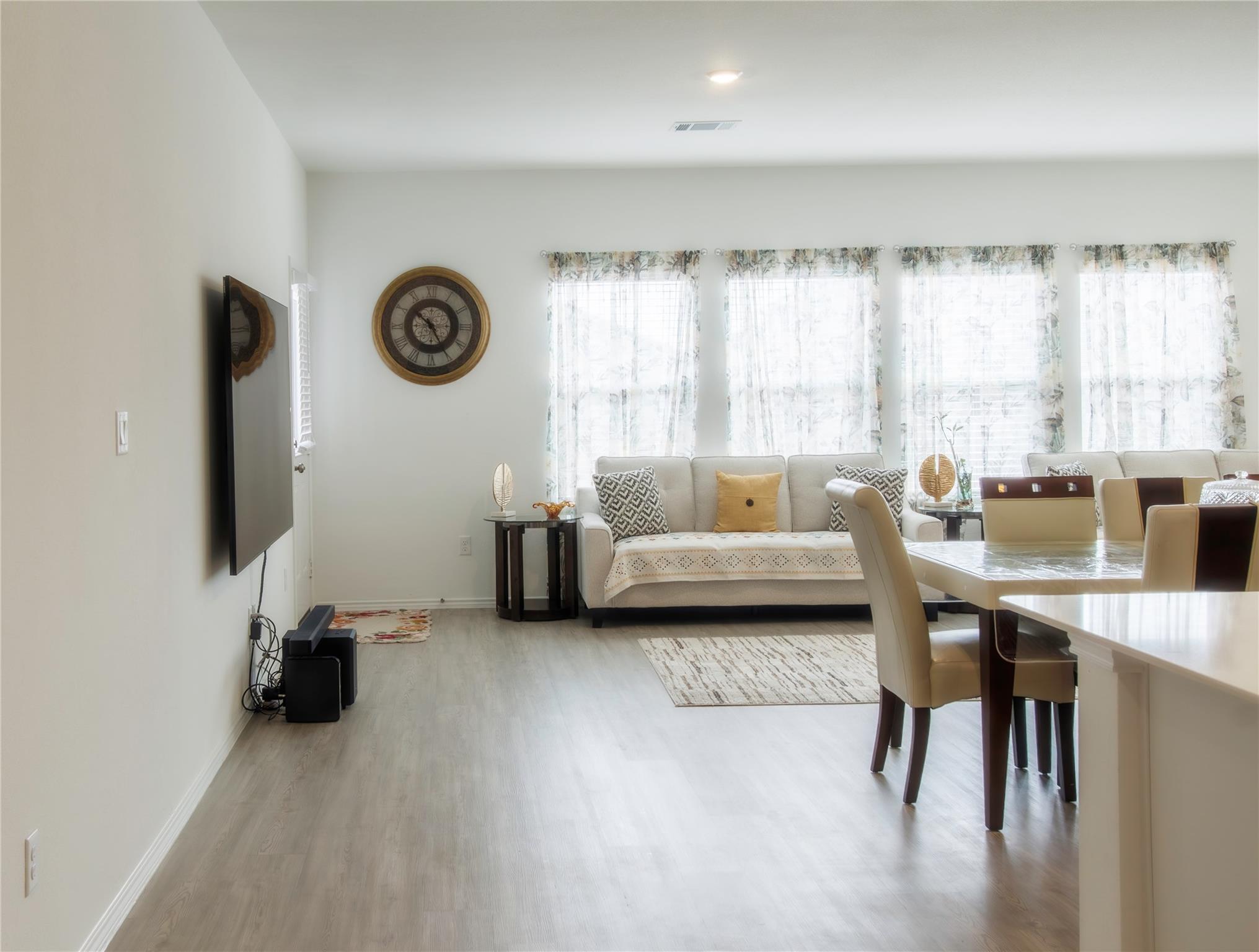 1404 Aquilla Dr, Leander, TX 78641