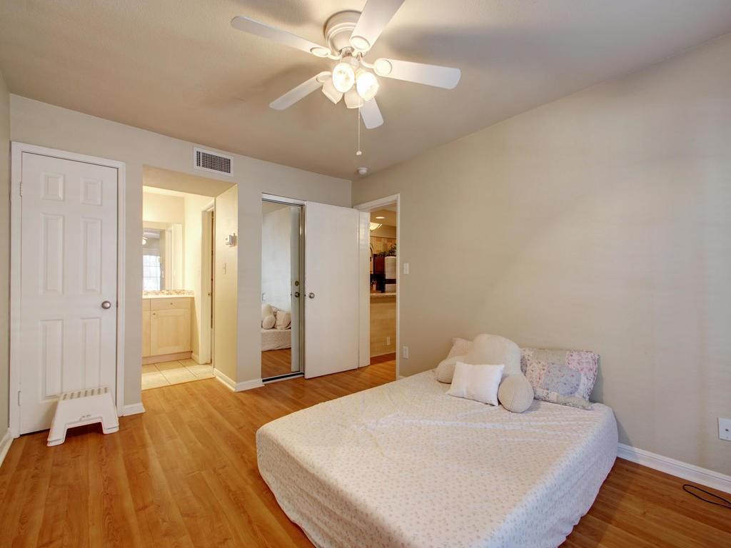 7685 Northcross Dr # 208, Austin, TX 78757