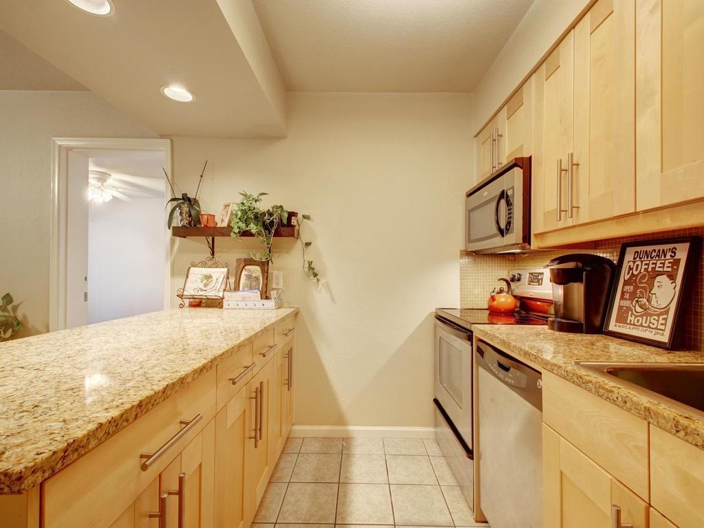 7685 Northcross Dr # 208, Austin, TX 78757