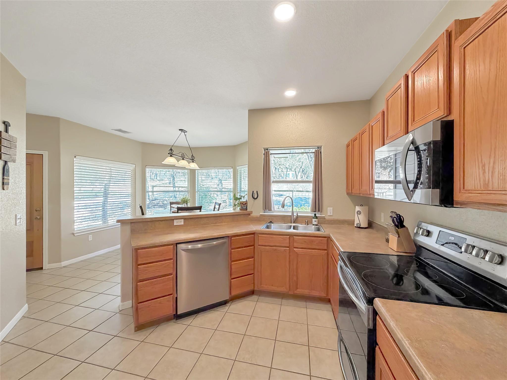 1660 and 1648 Westview Court Dr, Canyon Lake, TX 78133