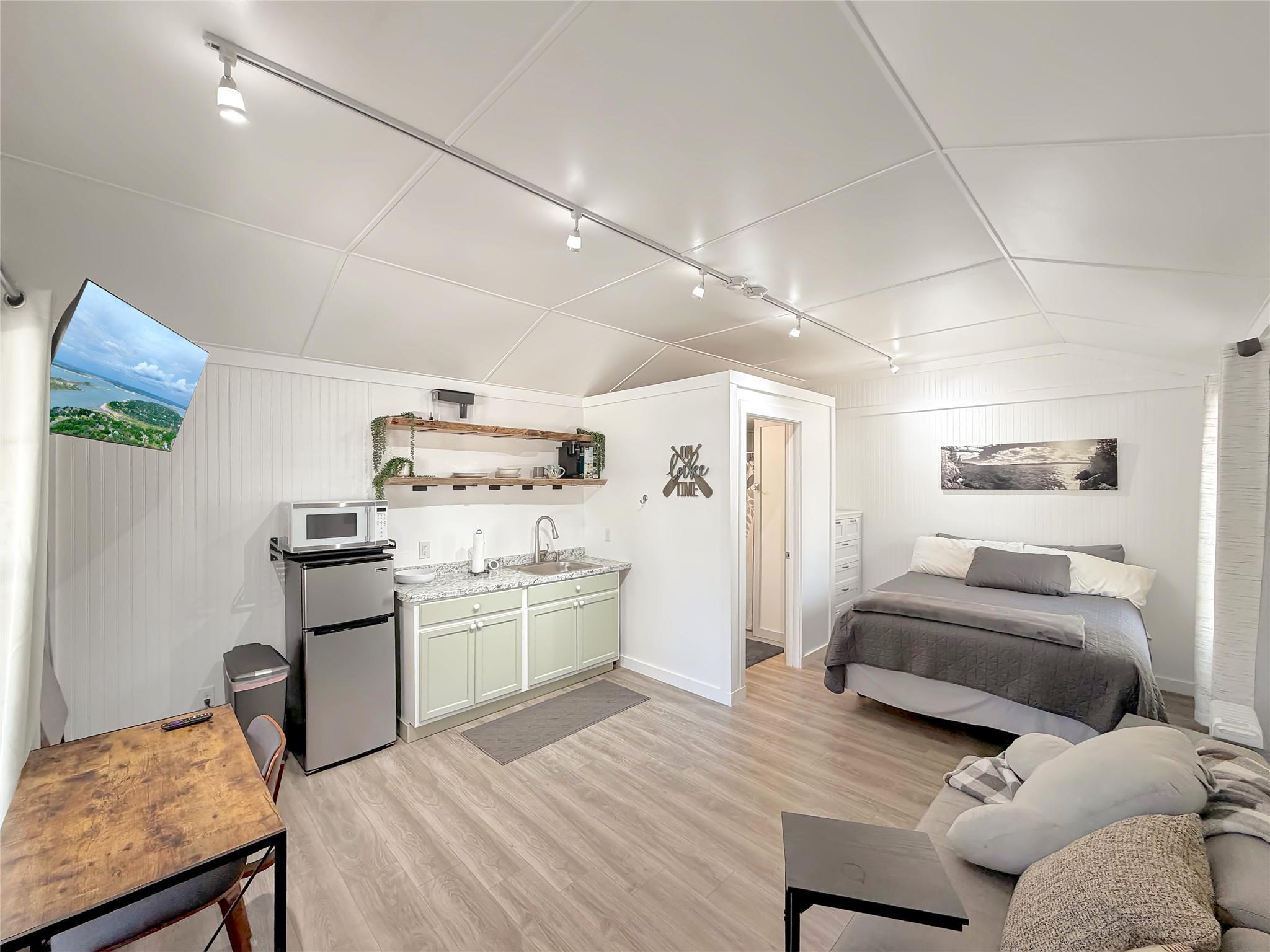 1660 and 1648 Westview Court Dr, Canyon Lake, TX 78133