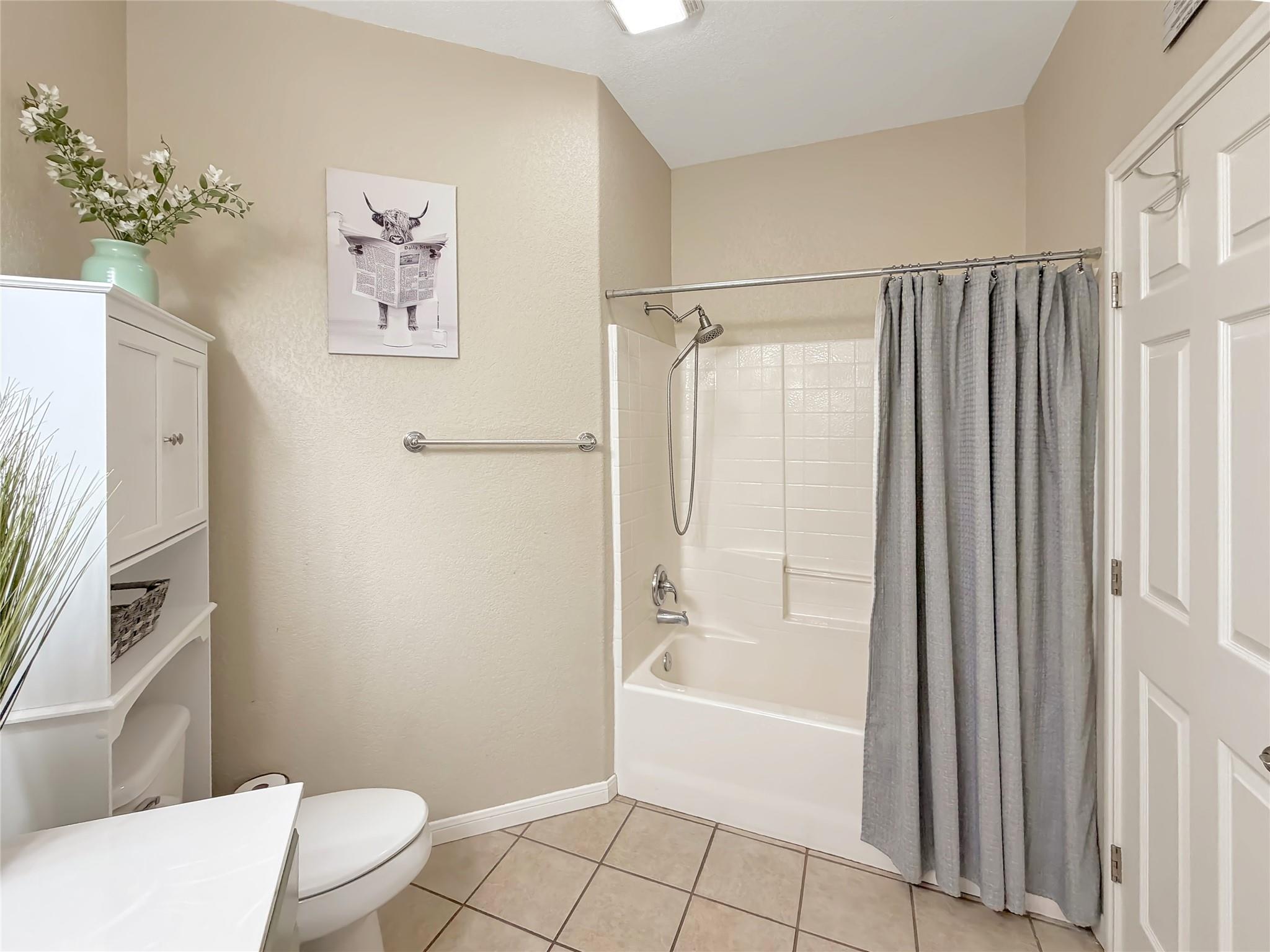 1660 and 1648 Westview Court Dr, Canyon Lake, TX 78133