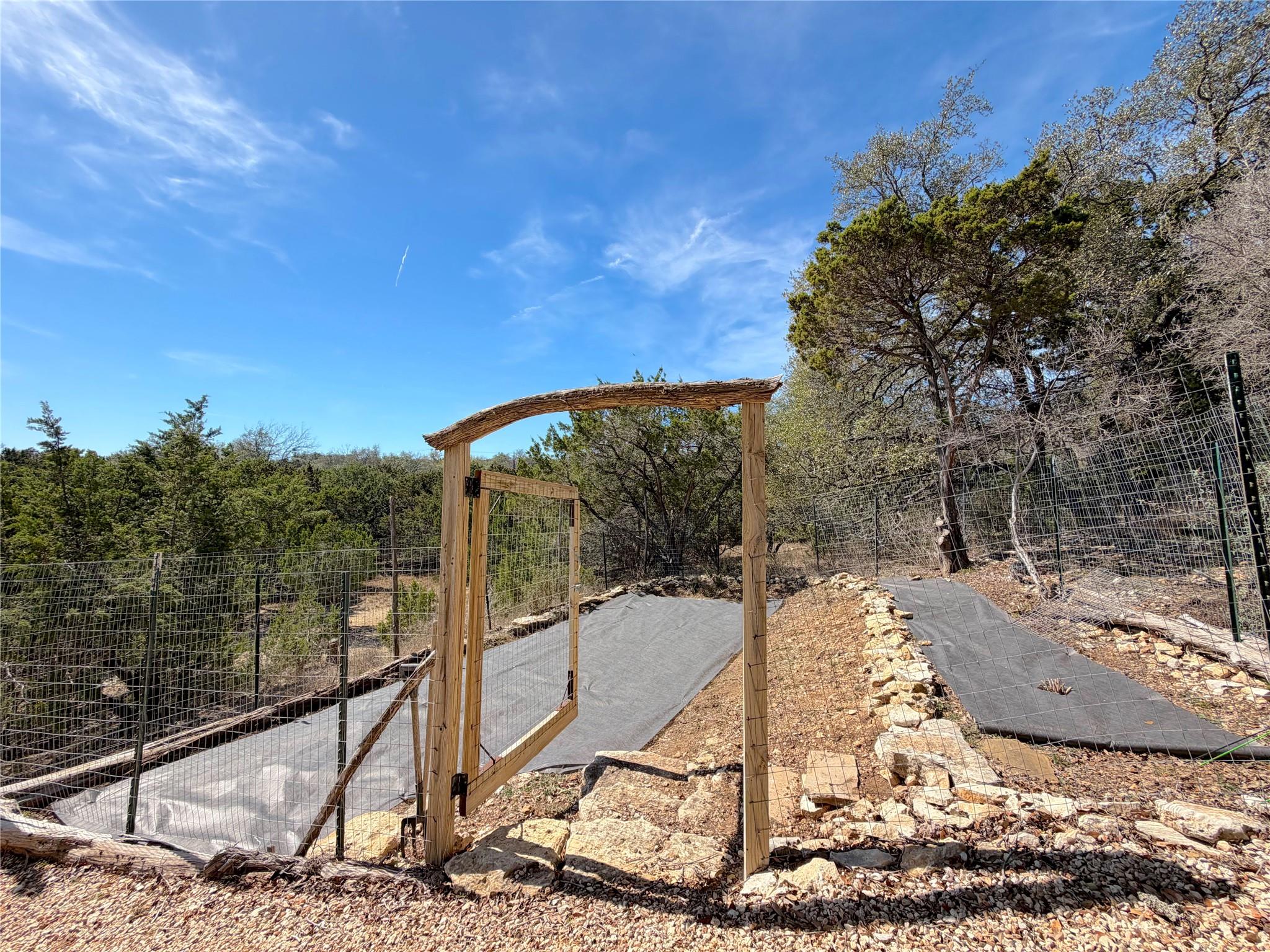 1660 and 1648 Westview Court Dr, Canyon Lake, TX 78133