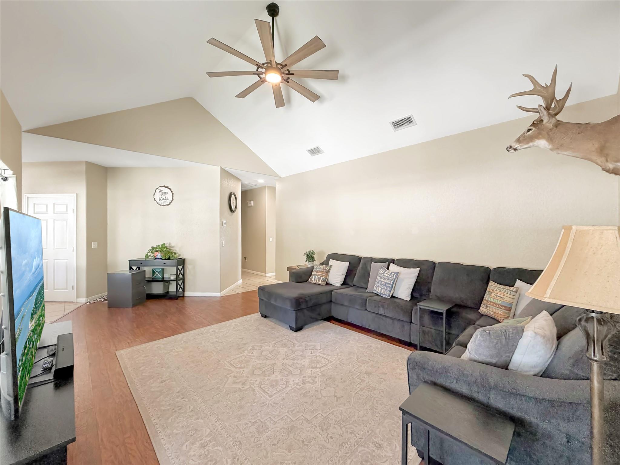 1660 and 1648 Westview Court Dr, Canyon Lake, TX 78133