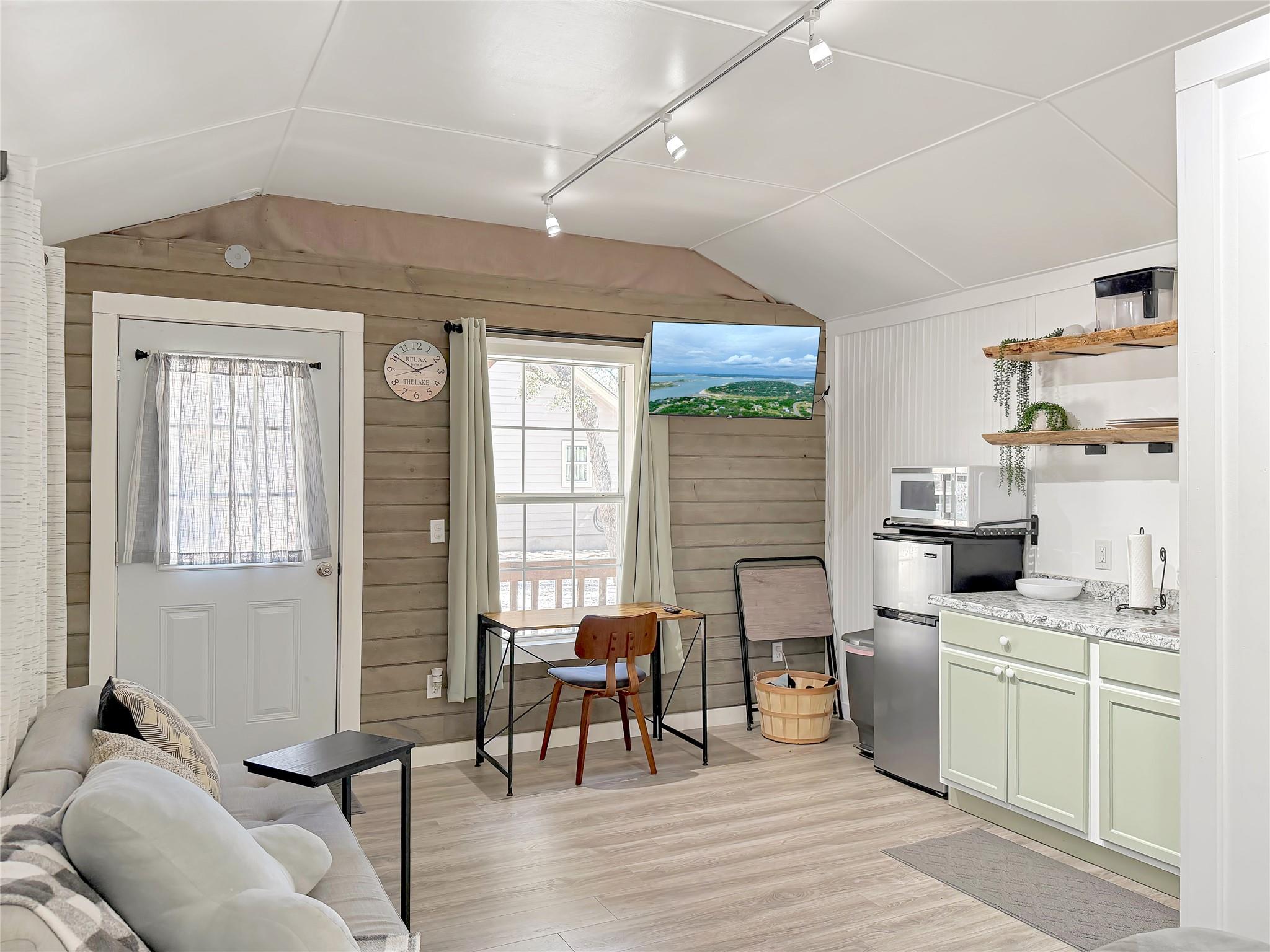 1660 and 1648 Westview Court Dr, Canyon Lake, TX 78133