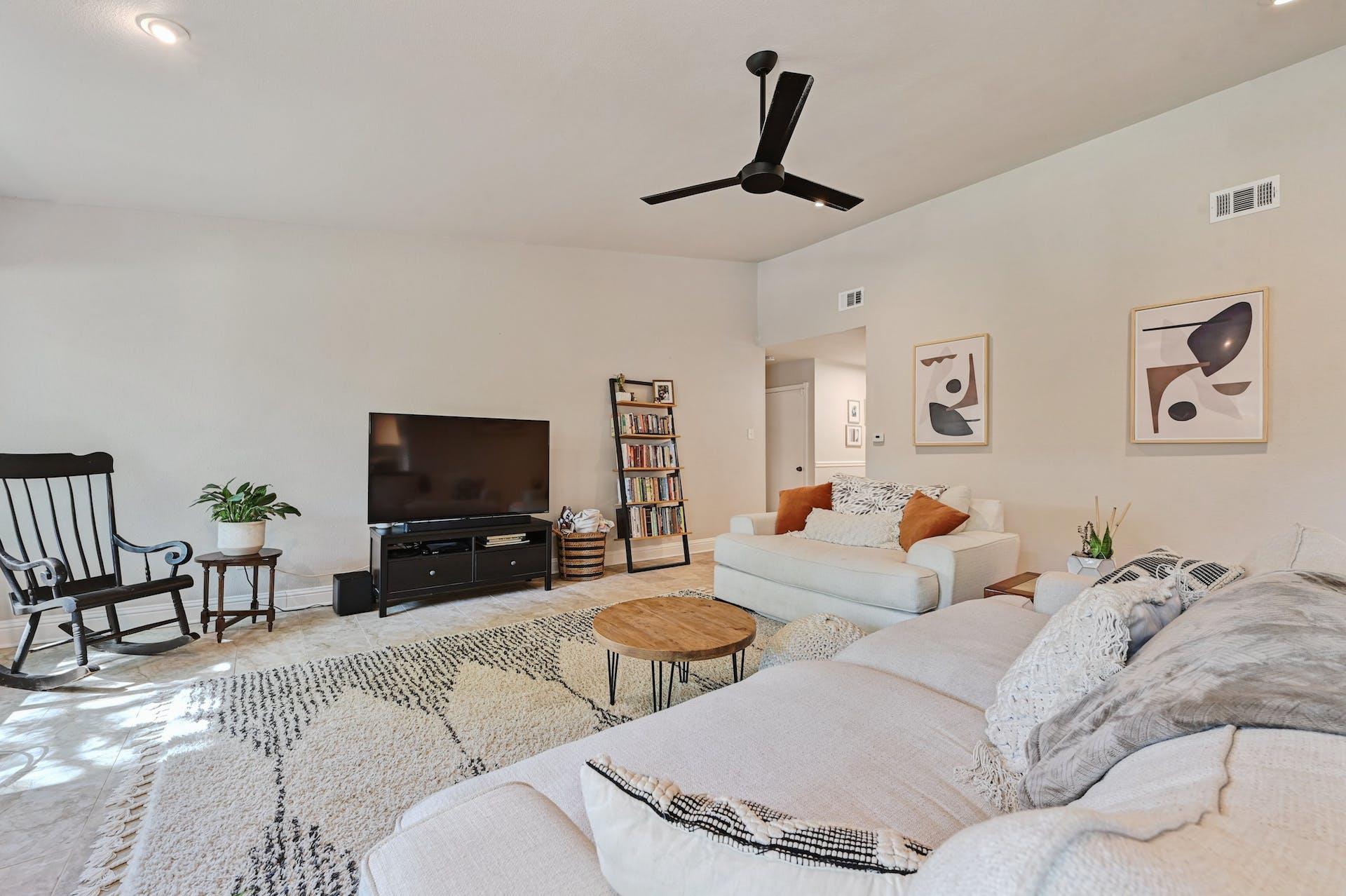 9007 Jesse James Dr, Austin, TX 78748