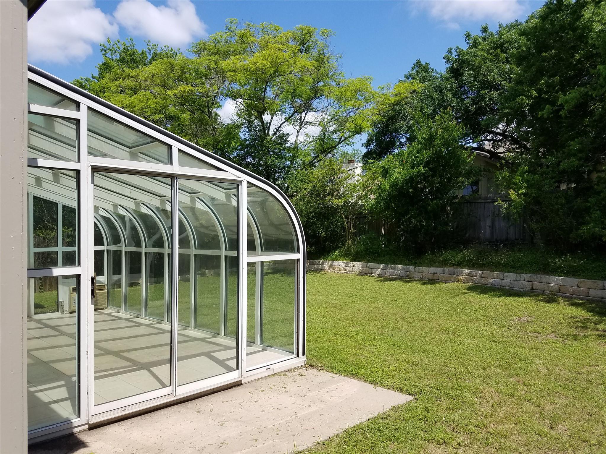 2208 Quiet Wood Dr, Austin, TX 78728