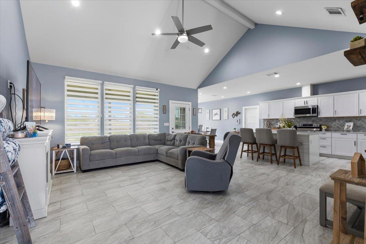 130 Coyote Ridge Dr, Cedar Creek, TX 78612