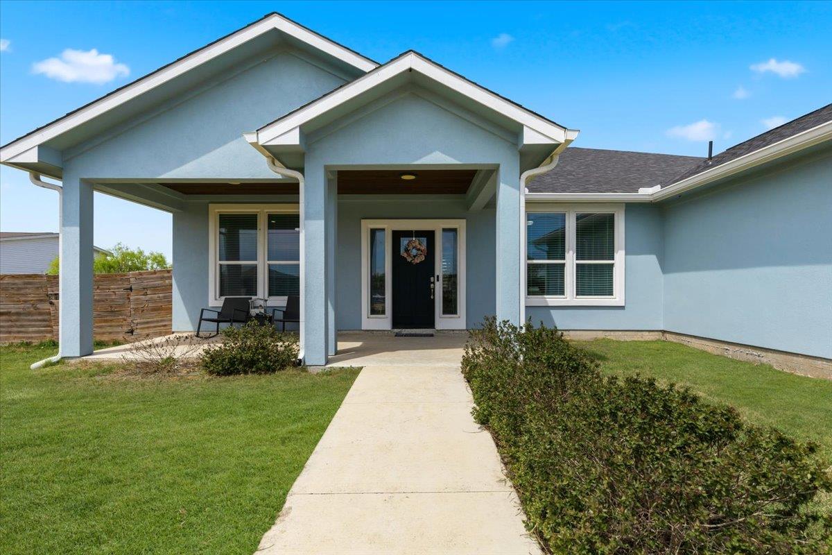 130 Coyote Ridge Dr, Cedar Creek, TX 78612