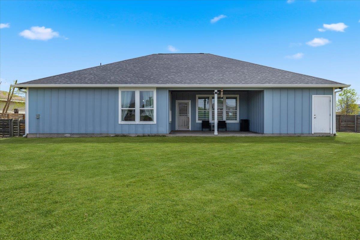 130 Coyote Ridge Dr, Cedar Creek, TX 78612