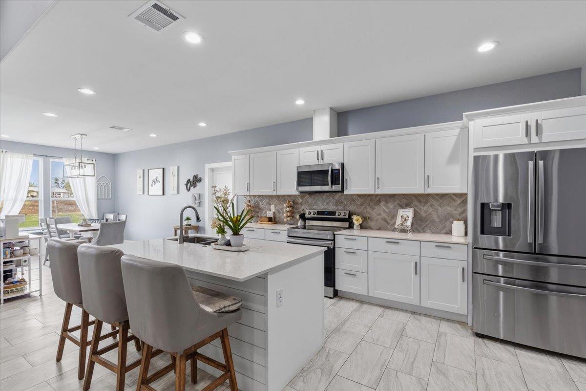 130 Coyote Ridge Dr, Cedar Creek, TX 78612