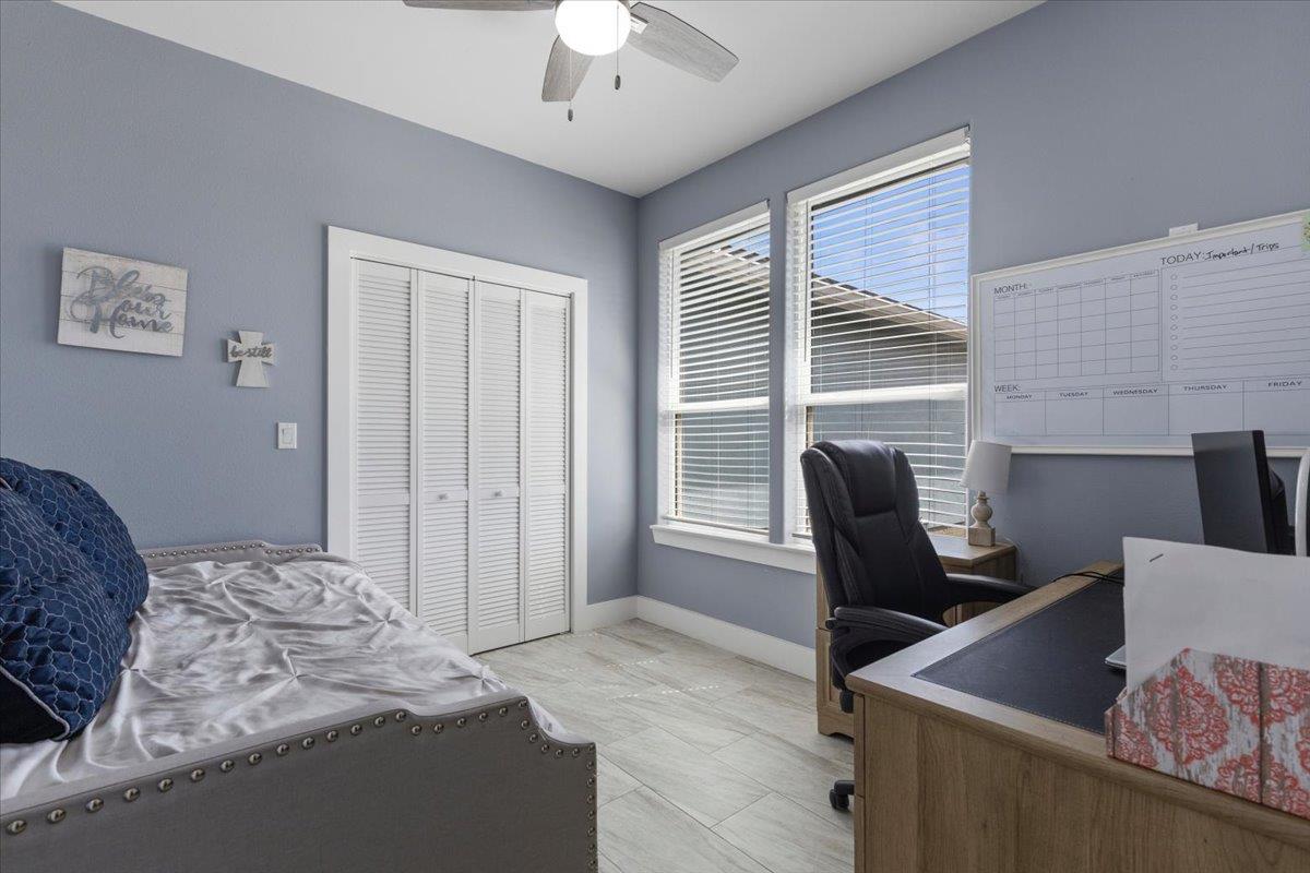 130 Coyote Ridge Dr, Cedar Creek, TX 78612