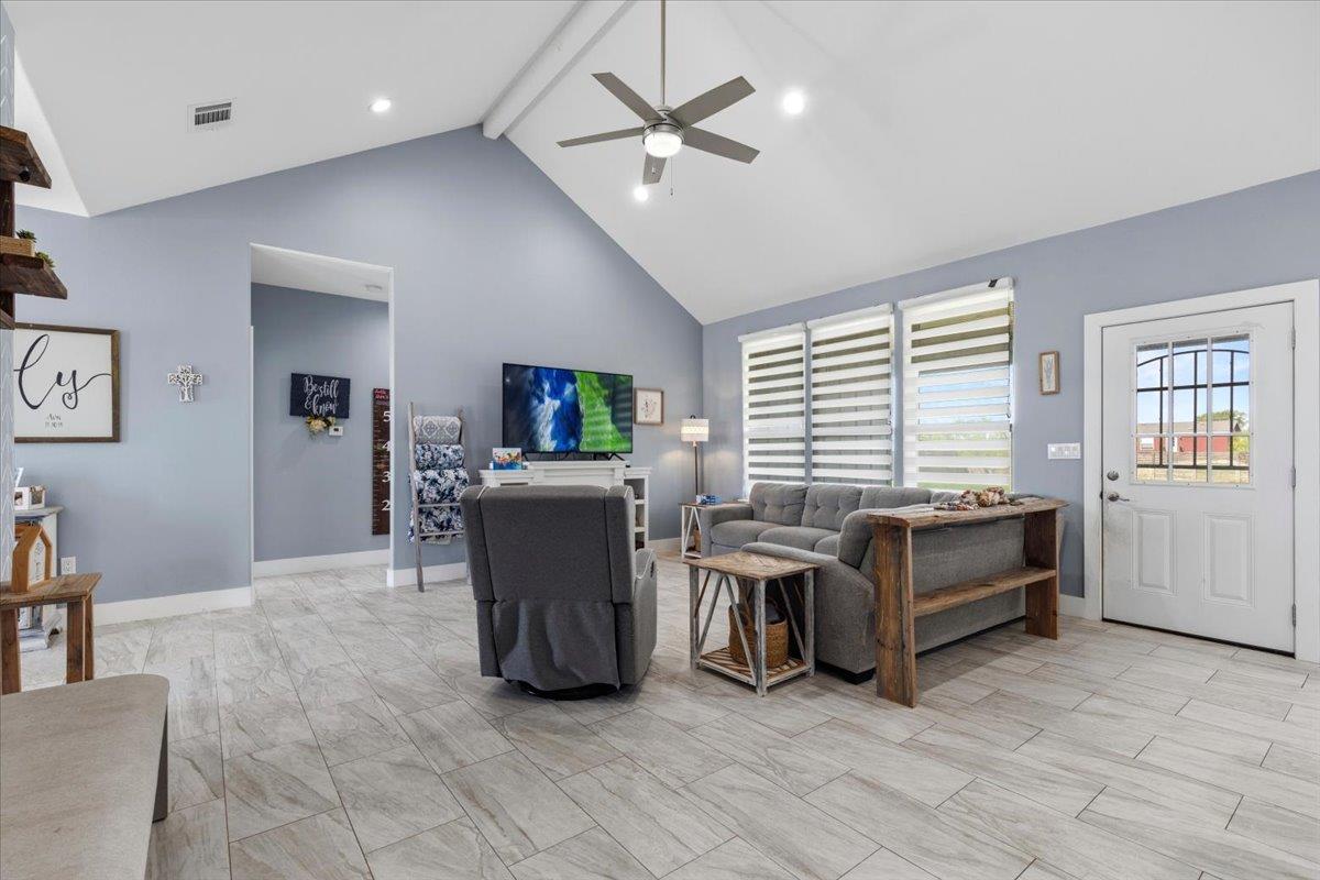 130 Coyote Ridge Dr, Cedar Creek, TX 78612