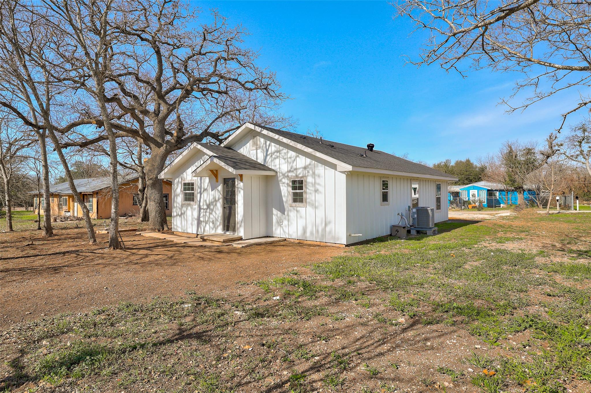 107 Russell St, Liberty Hill, TX 78642