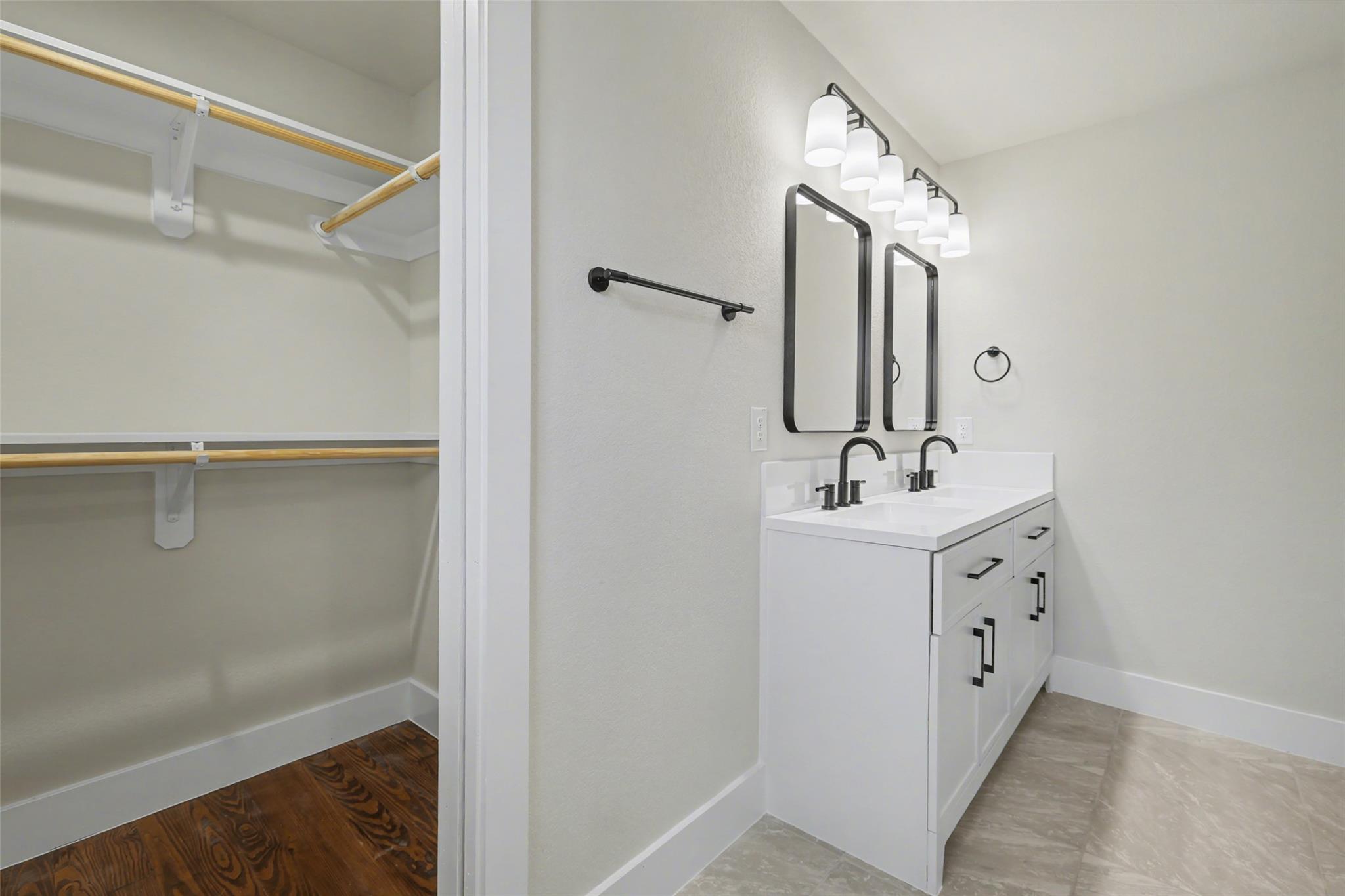 107 Russell St, Liberty Hill, TX 78642