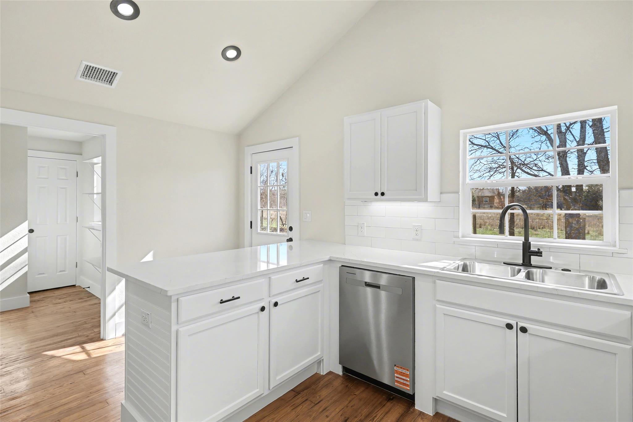 107 Russell St, Liberty Hill, TX 78642