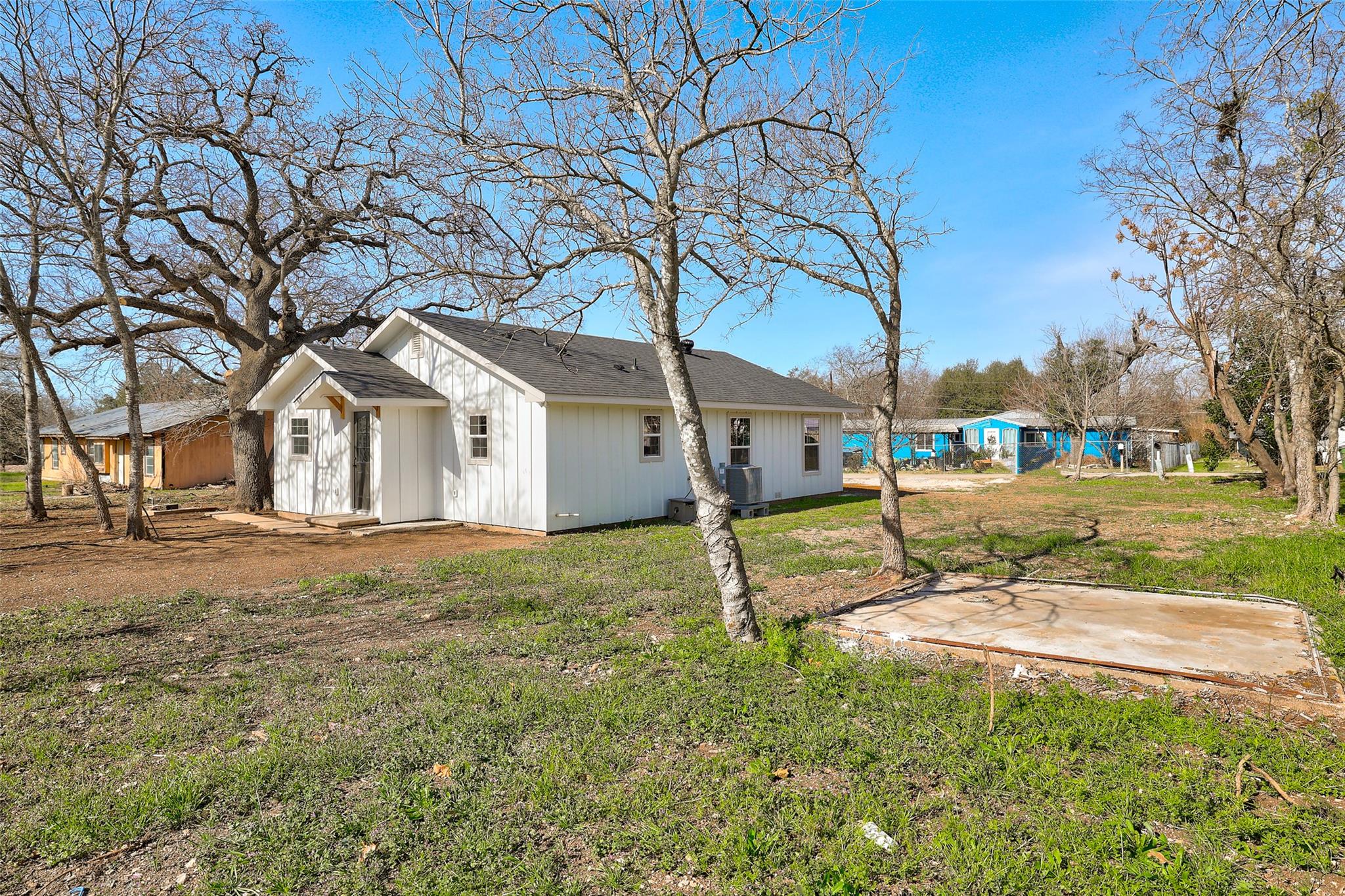 107 Russell St, Liberty Hill, TX 78642