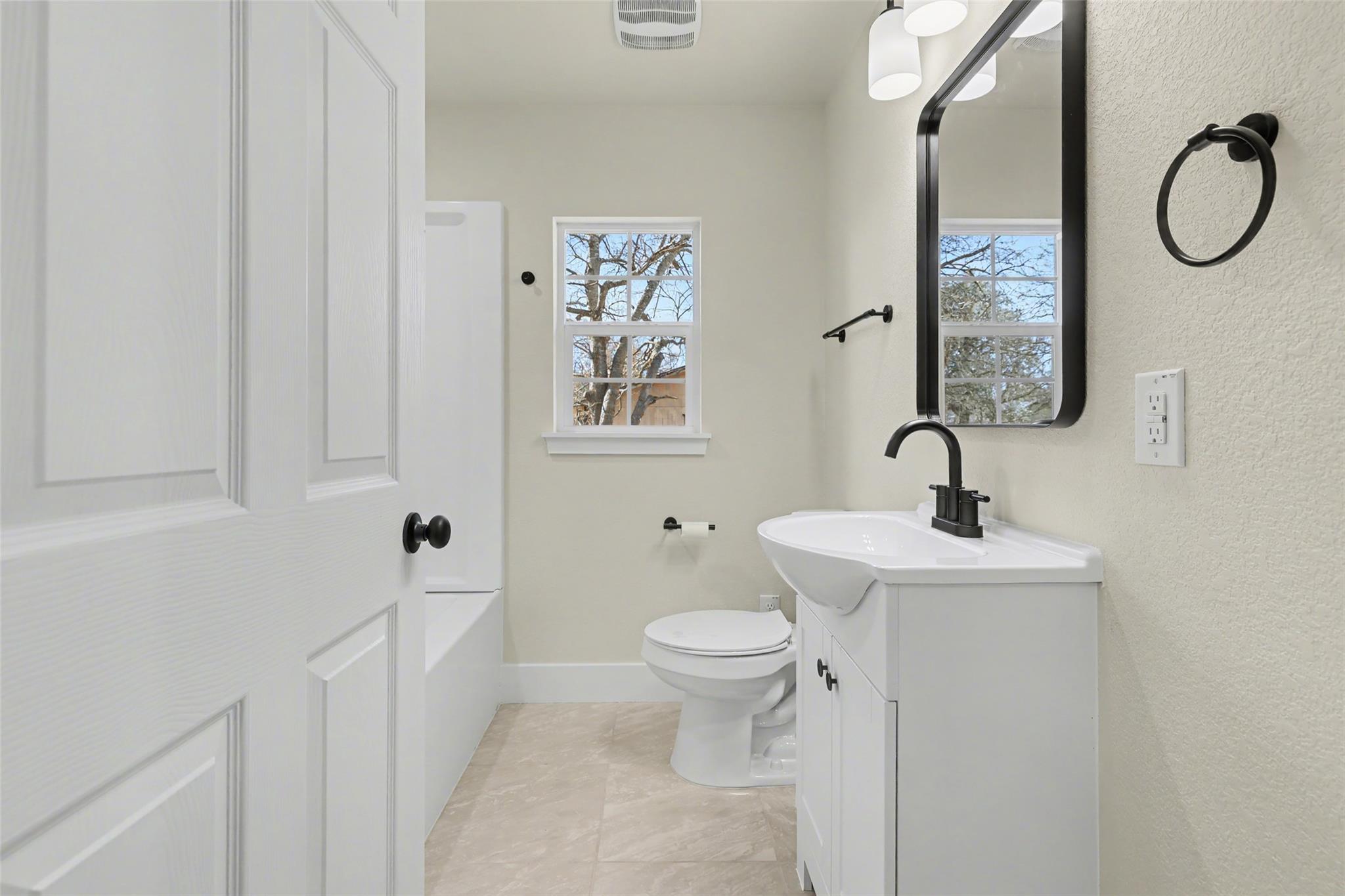 107 Russell St, Liberty Hill, TX 78642