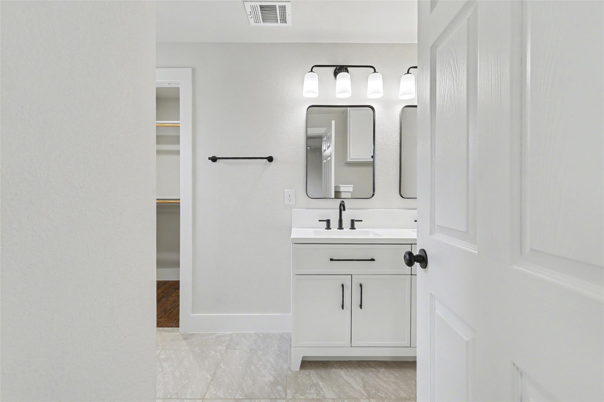 107 Russell St, Liberty Hill, TX 78642