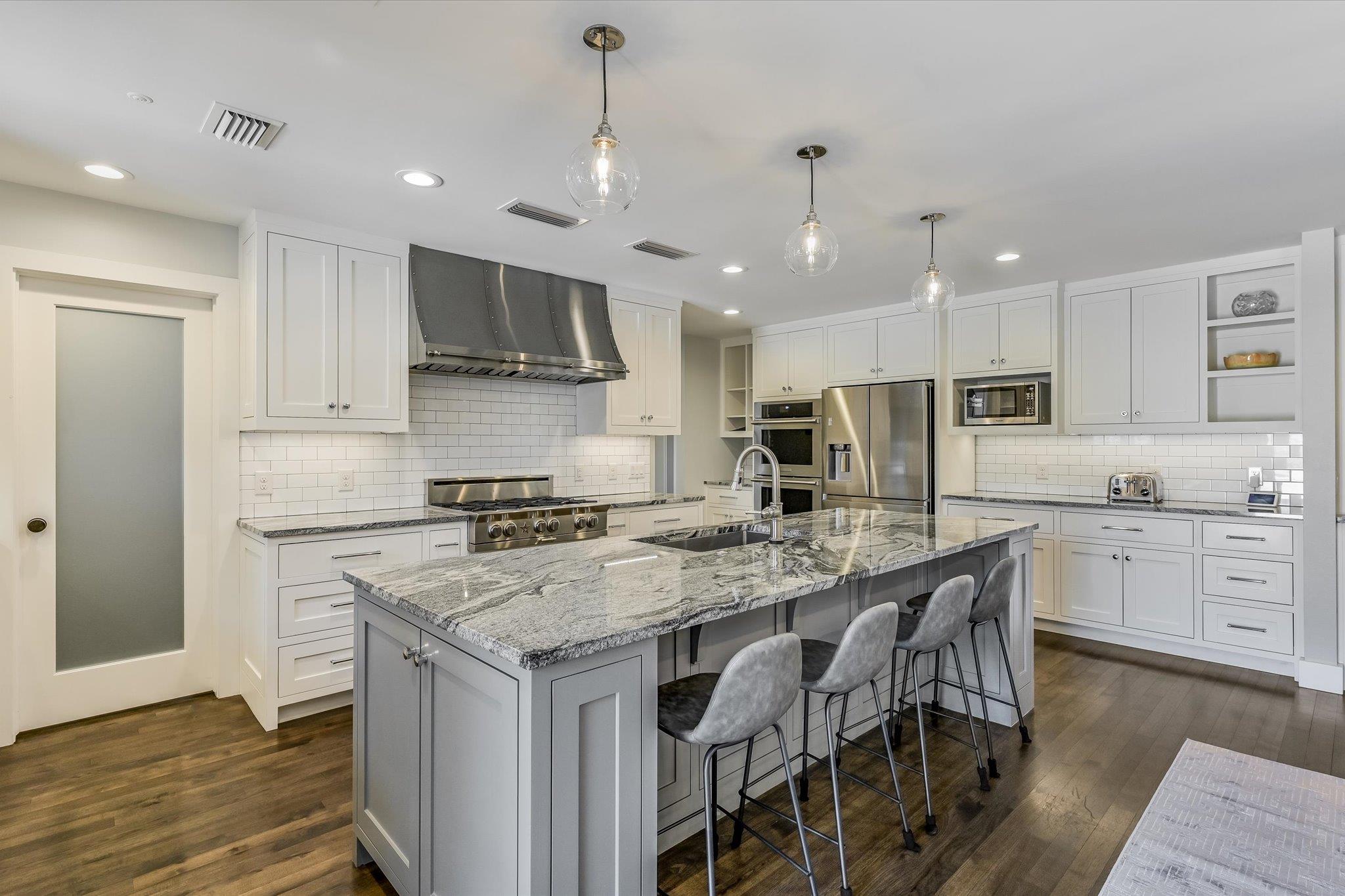 3102 Foxfire Dr, Austin, TX 78746