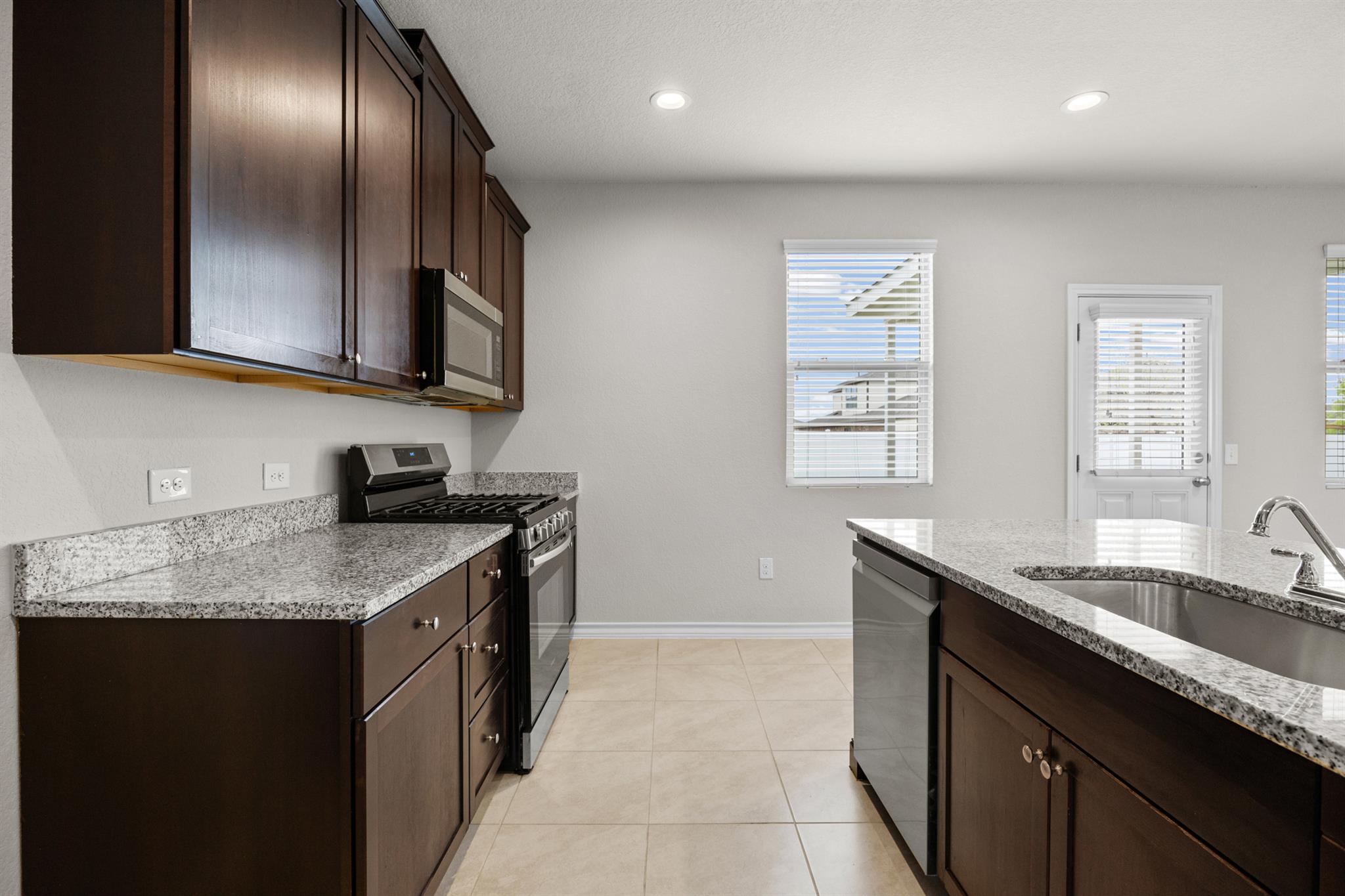 11000 Players Path, Austin, TX 78747