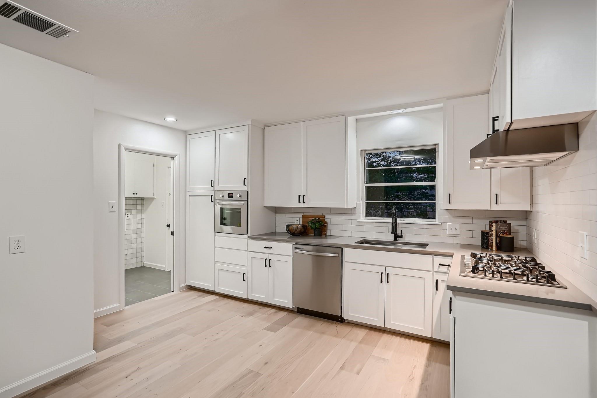 5325 Western Hills Dr, Austin, TX 78731