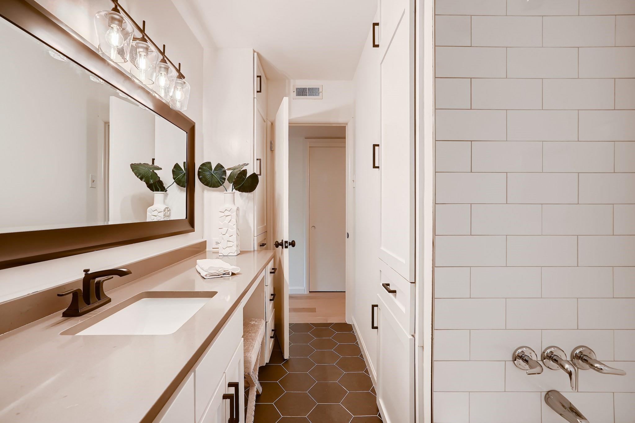 5325 Western Hills Dr, Austin, TX 78731